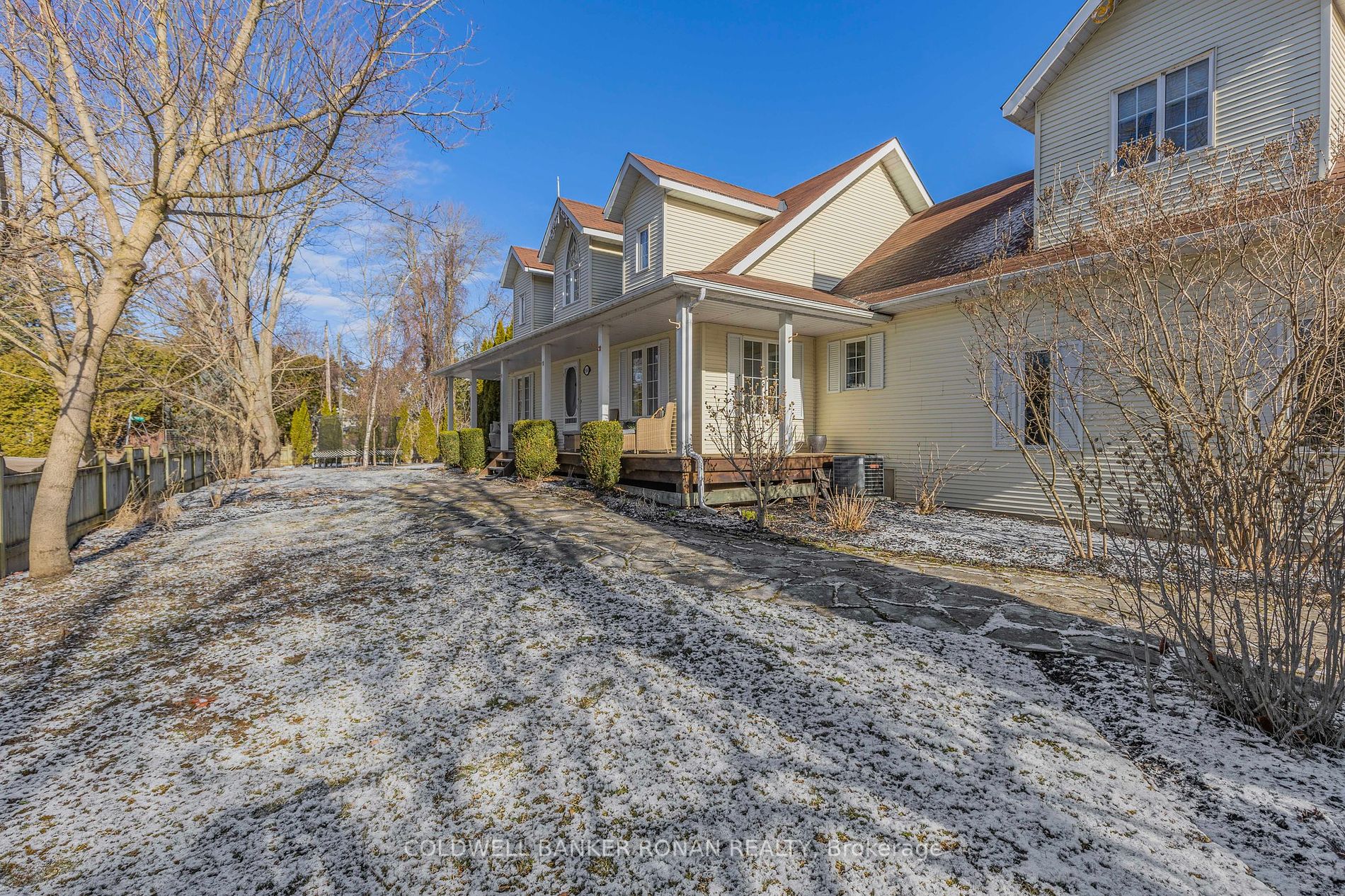 984 Little Cedar Ave