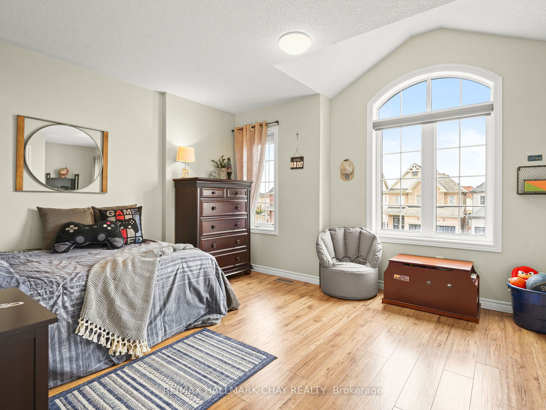 40 Decarolis Crescent