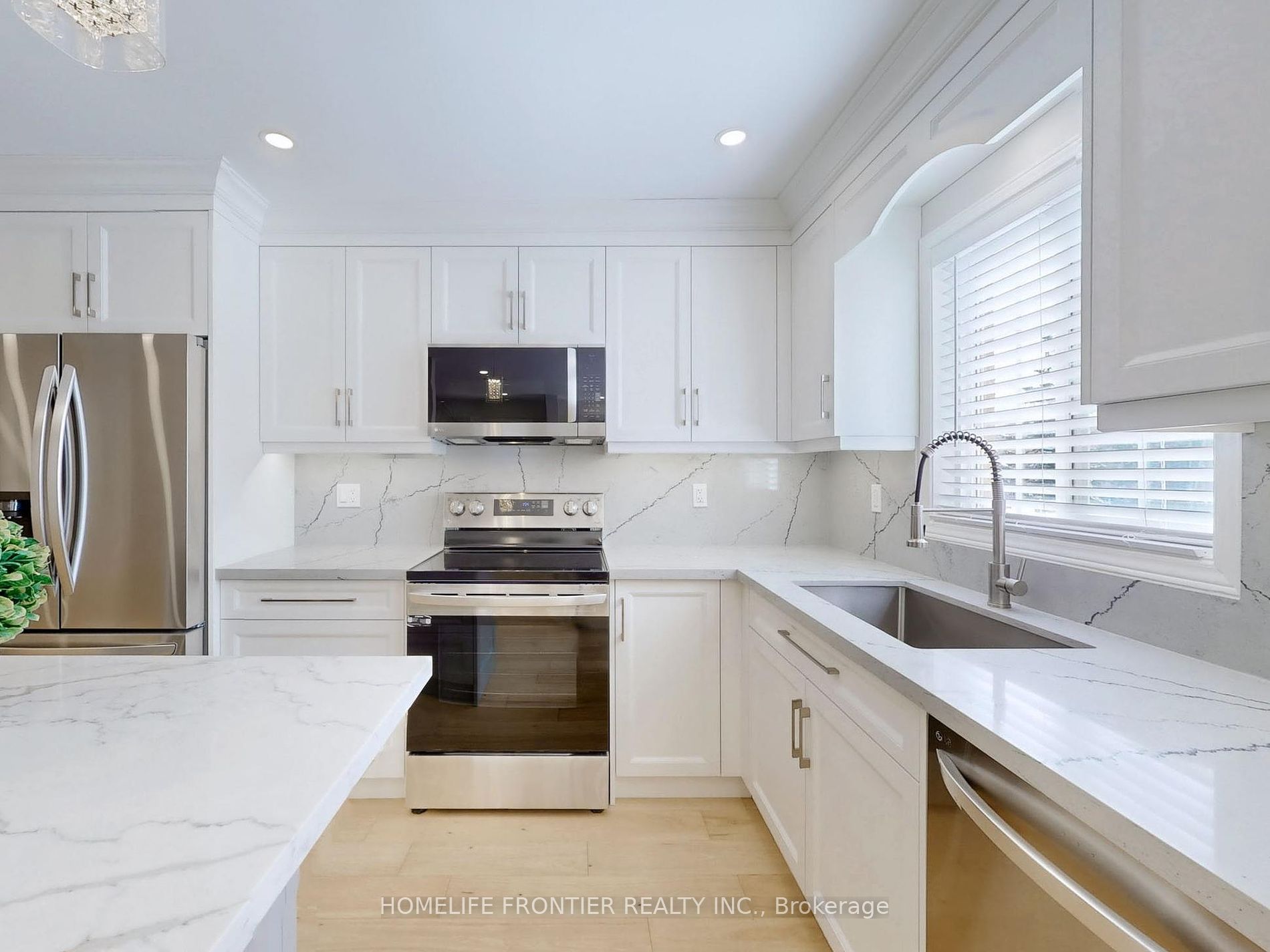 10 Delattaye Ave