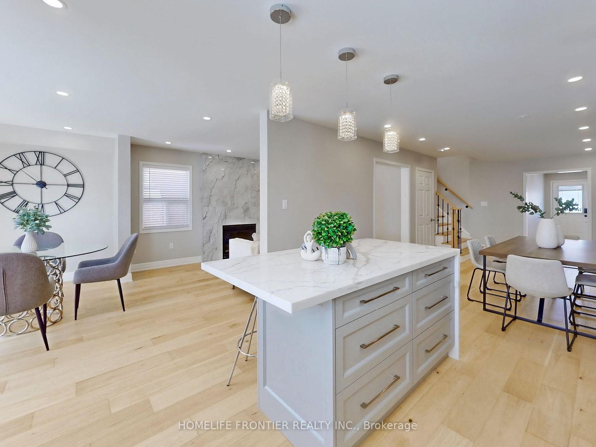 10 Delattaye Ave