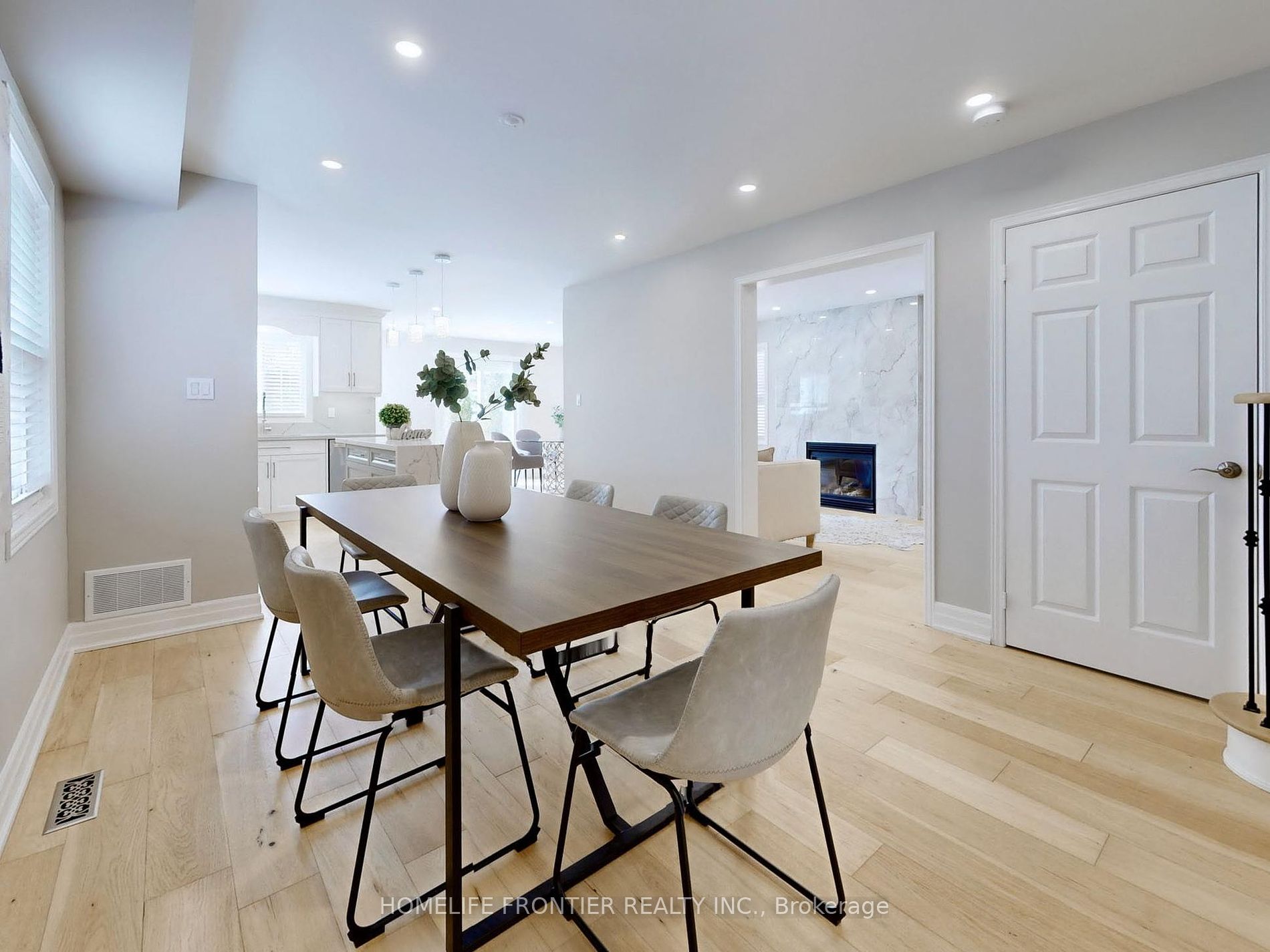 10 Delattaye Ave