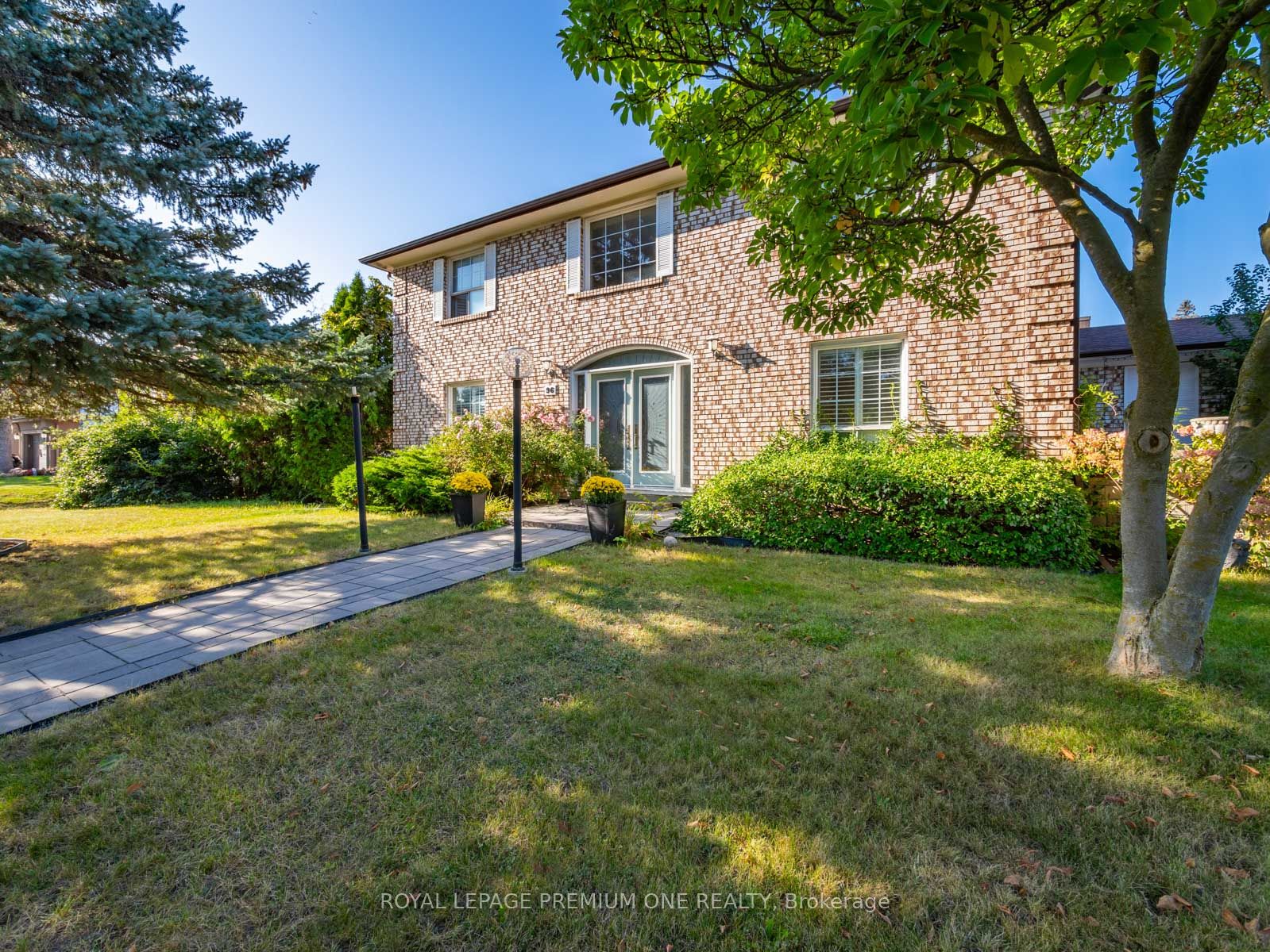 96 Wigwoss Dr S