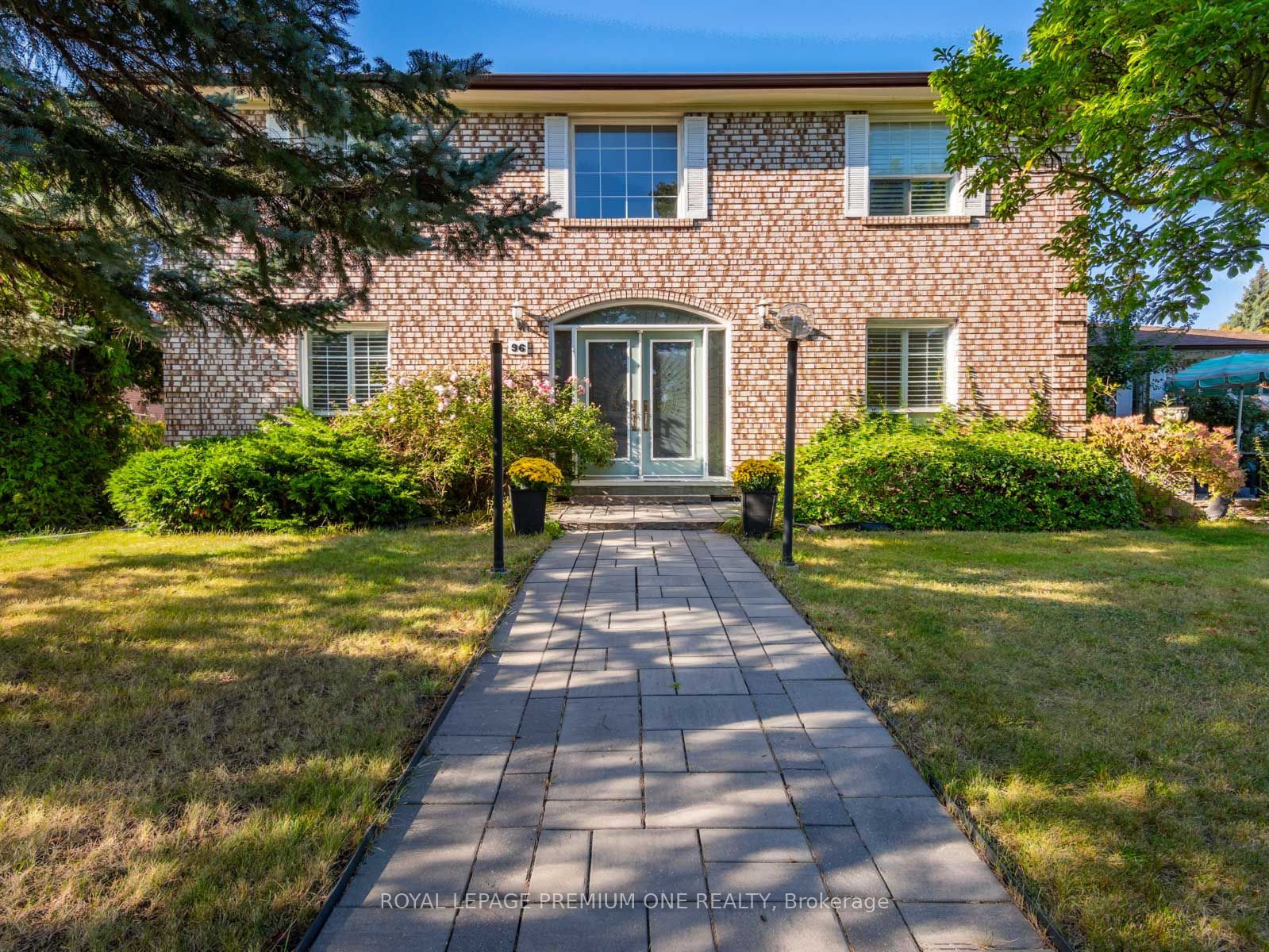 96 Wigwoss Dr S