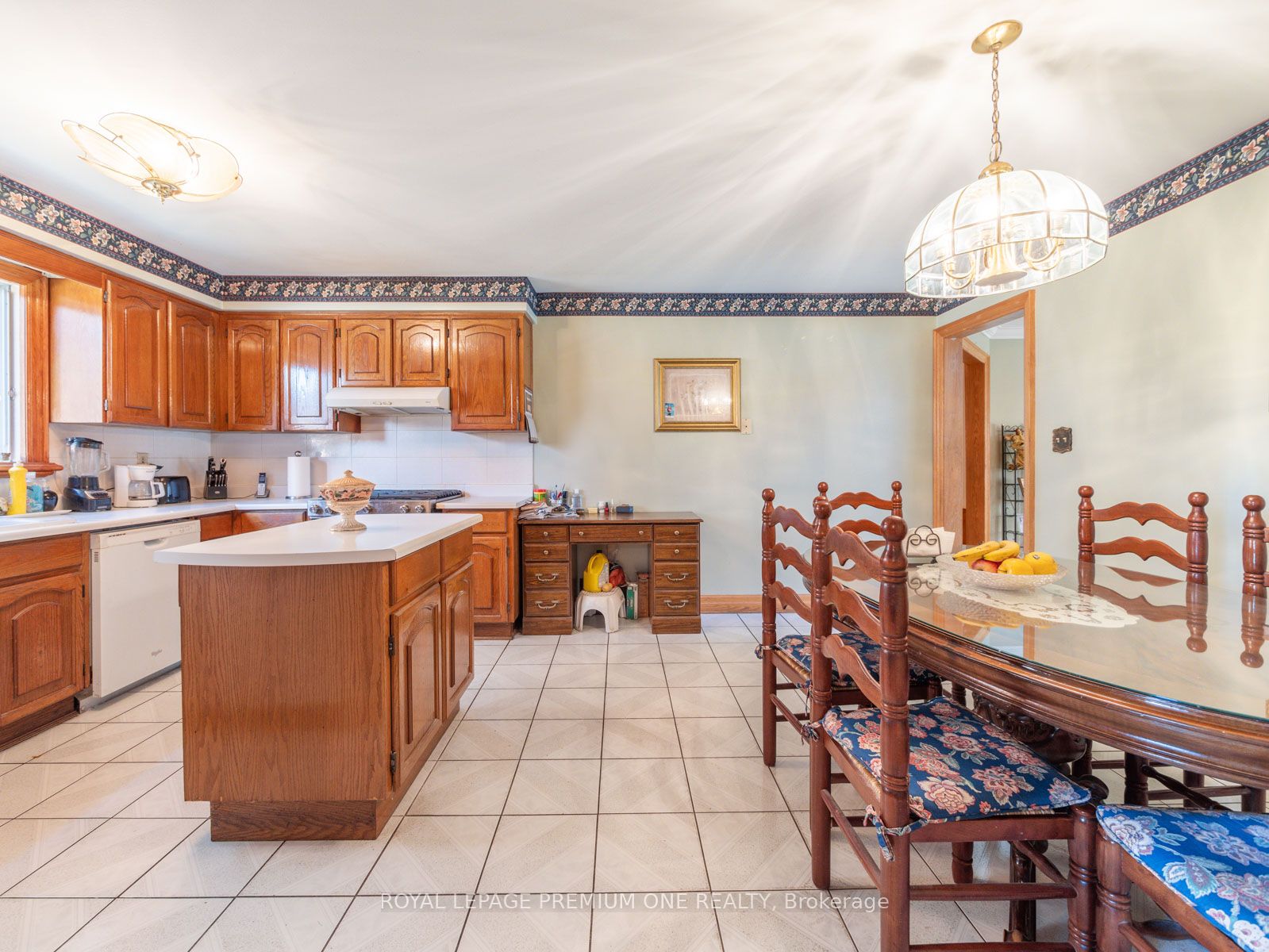 96 Wigwoss Dr S