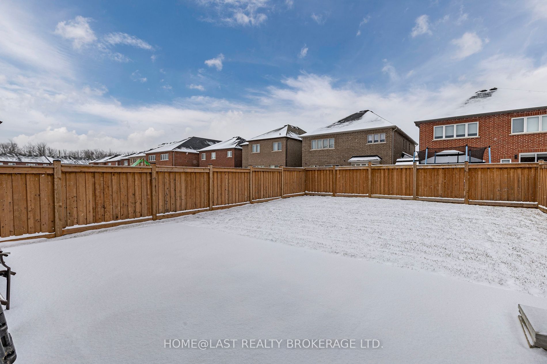 1437 Farrow Crescent