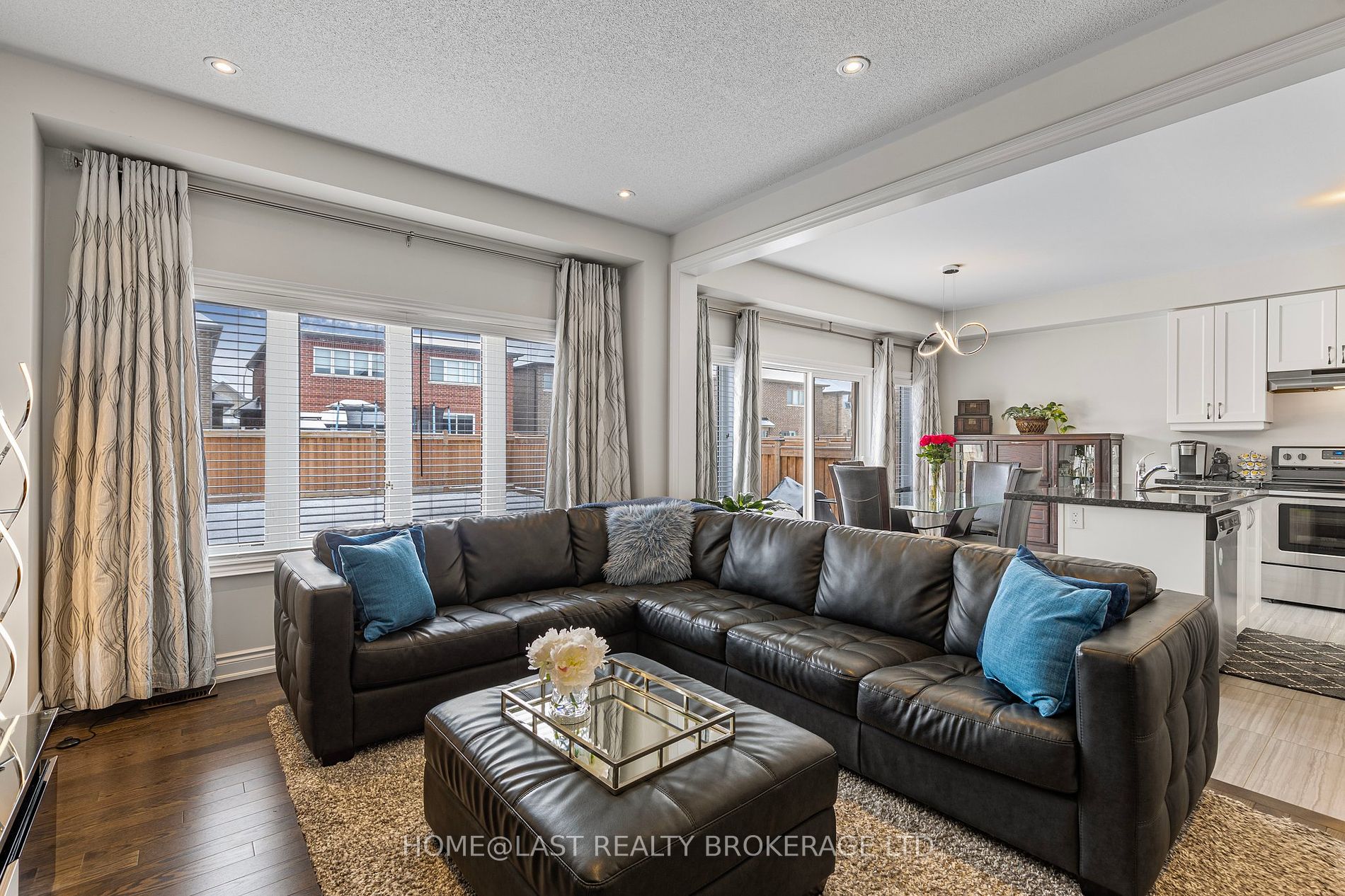 1437 Farrow Crescent