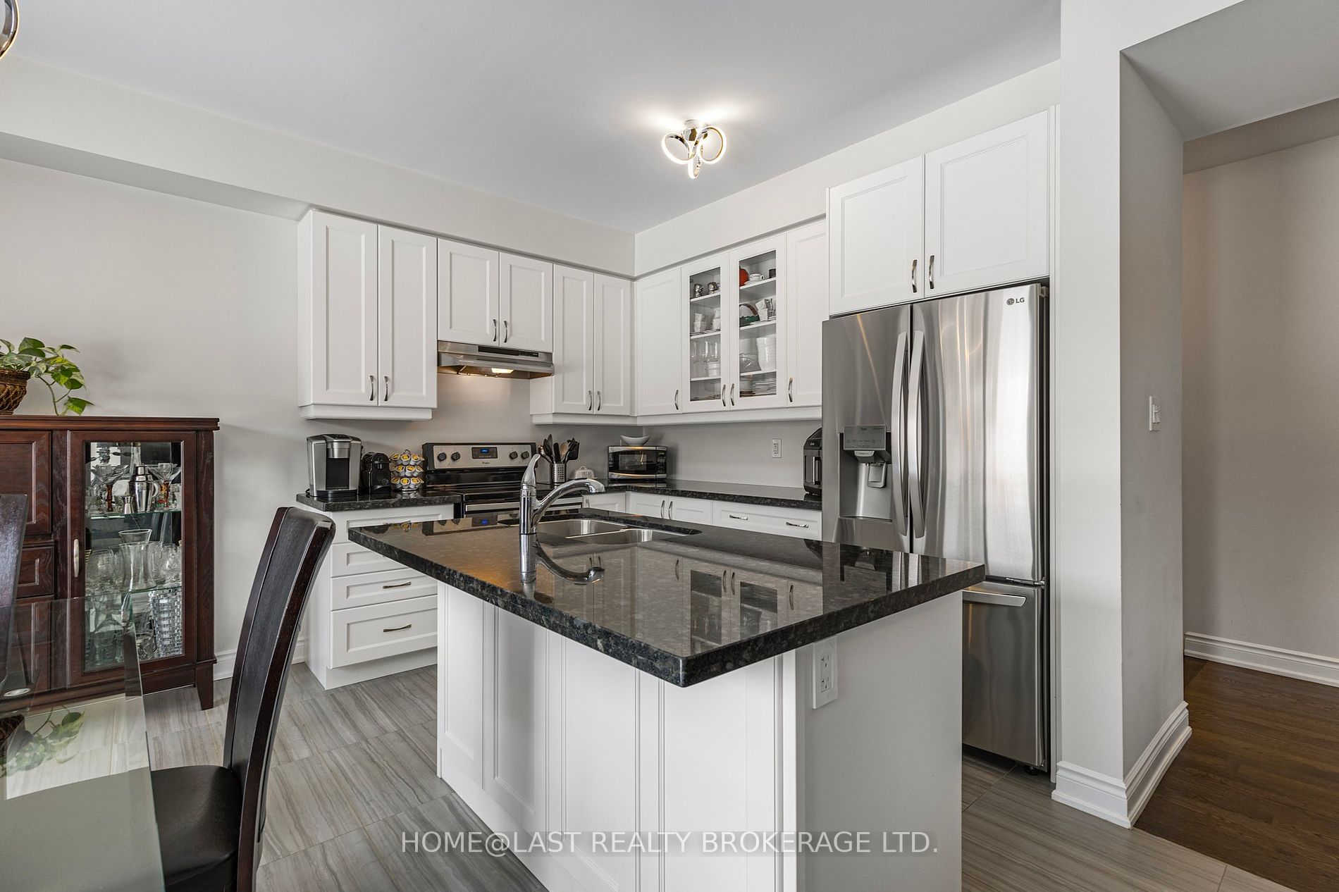 1437 Farrow Crescent