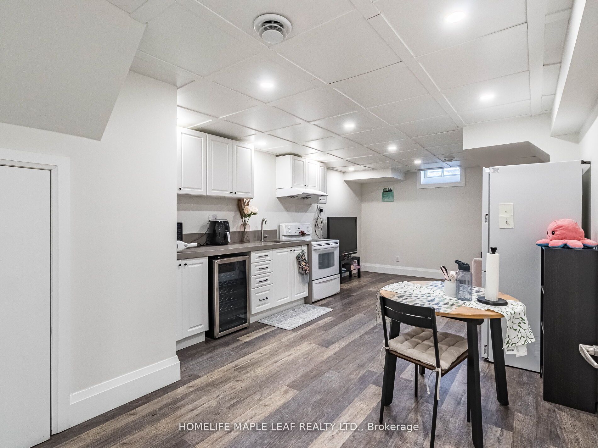 47 HAWKE Crescent