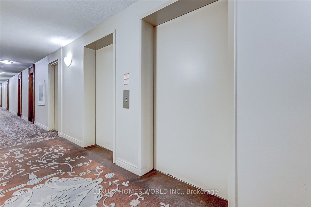 51 Baffin Court #702