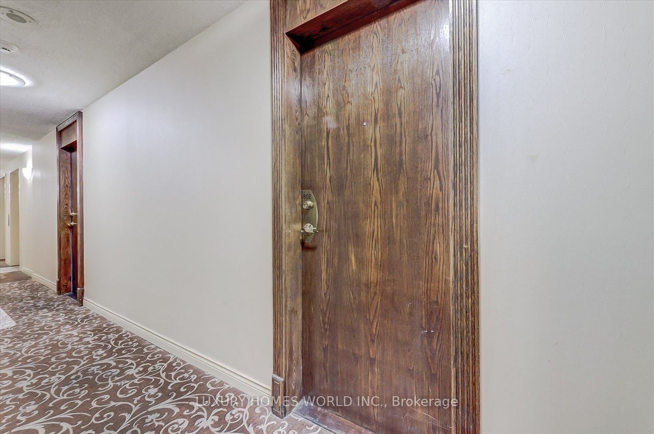 51 Baffin Court #702