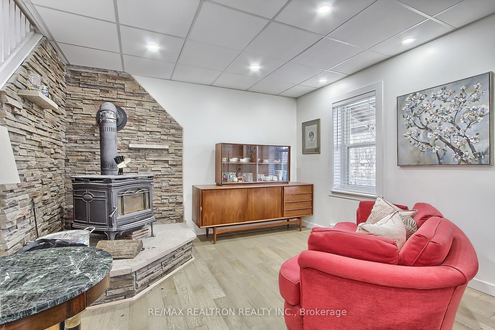 4055 Yonge St