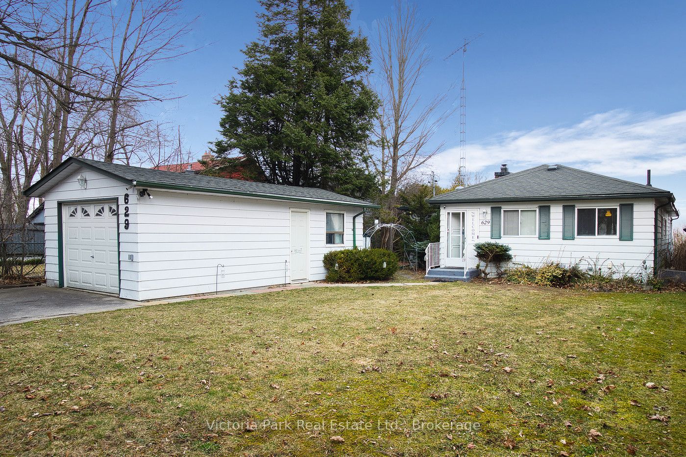 629 Lakelands Avenue