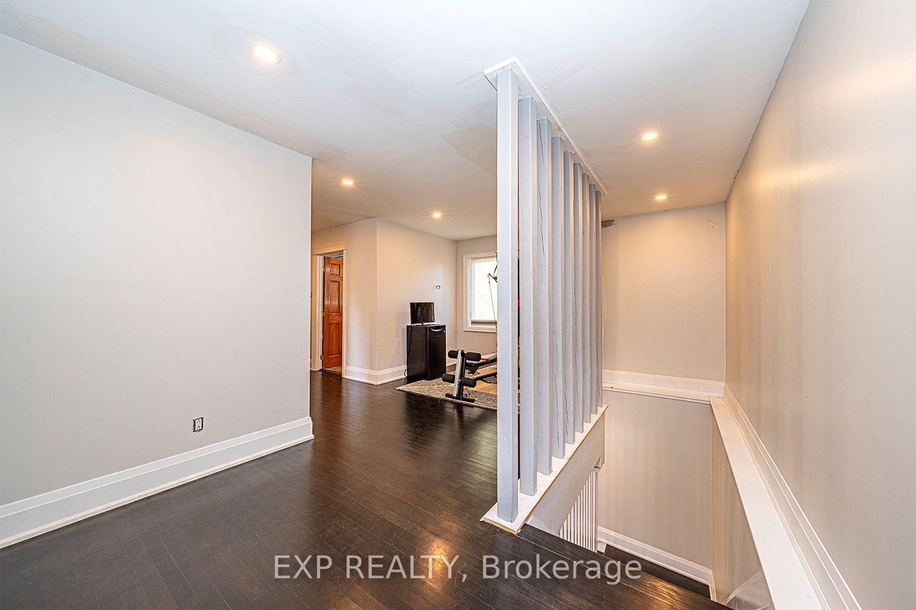 390 Mill St