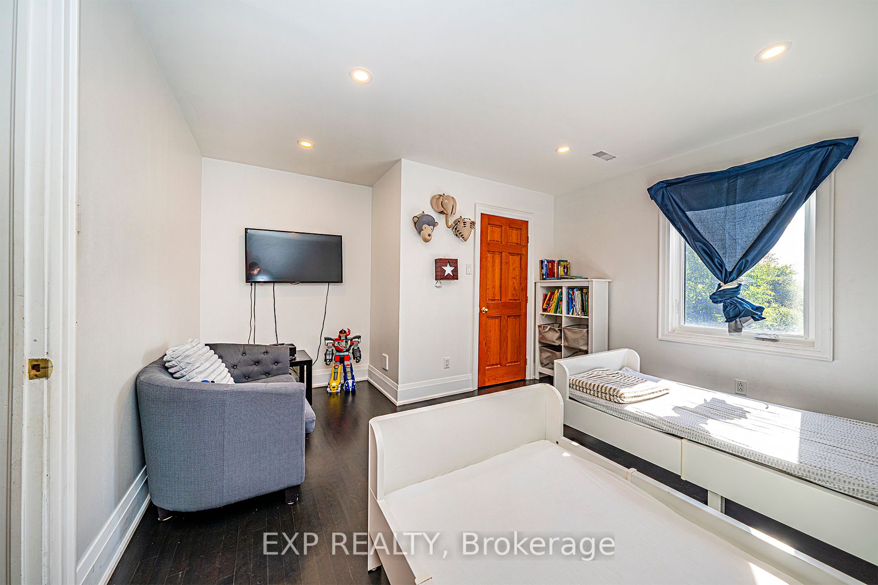 390 Mill St