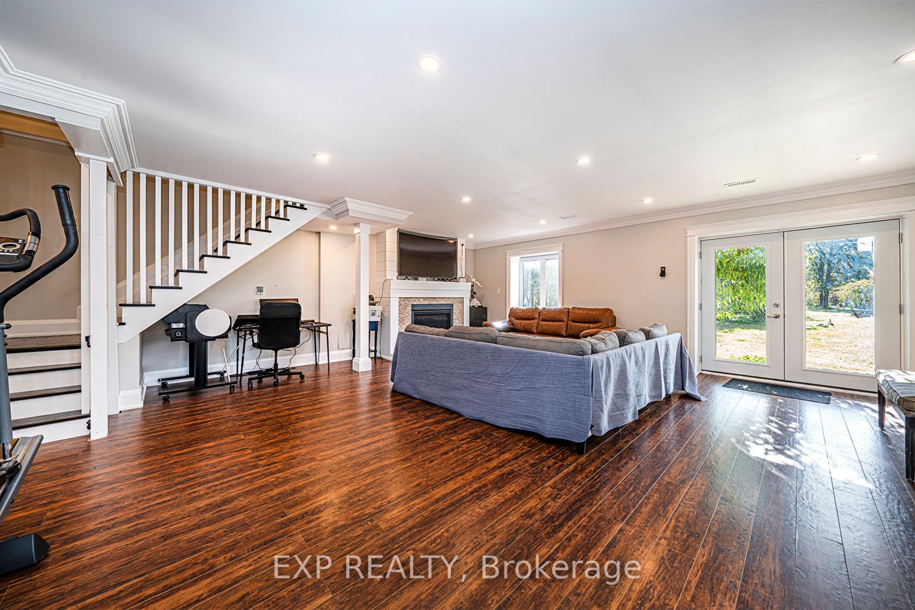 390 Mill St