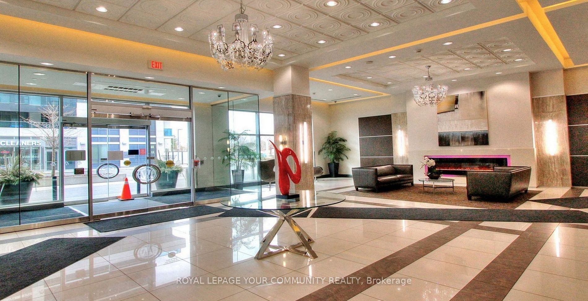 7161 Yonge St, #1023