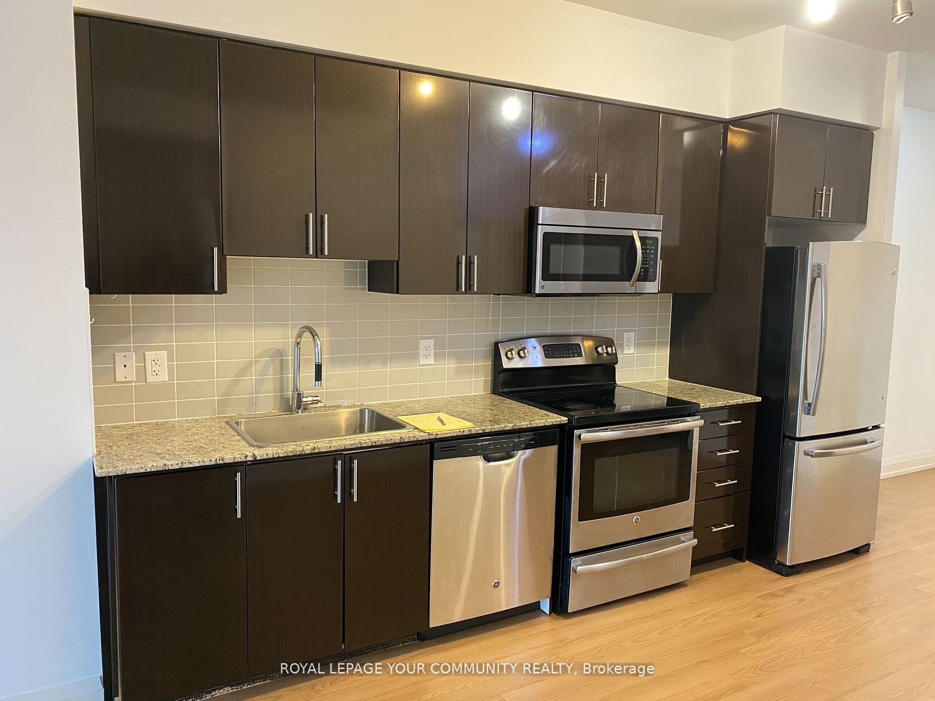 7161 Yonge St, #1023