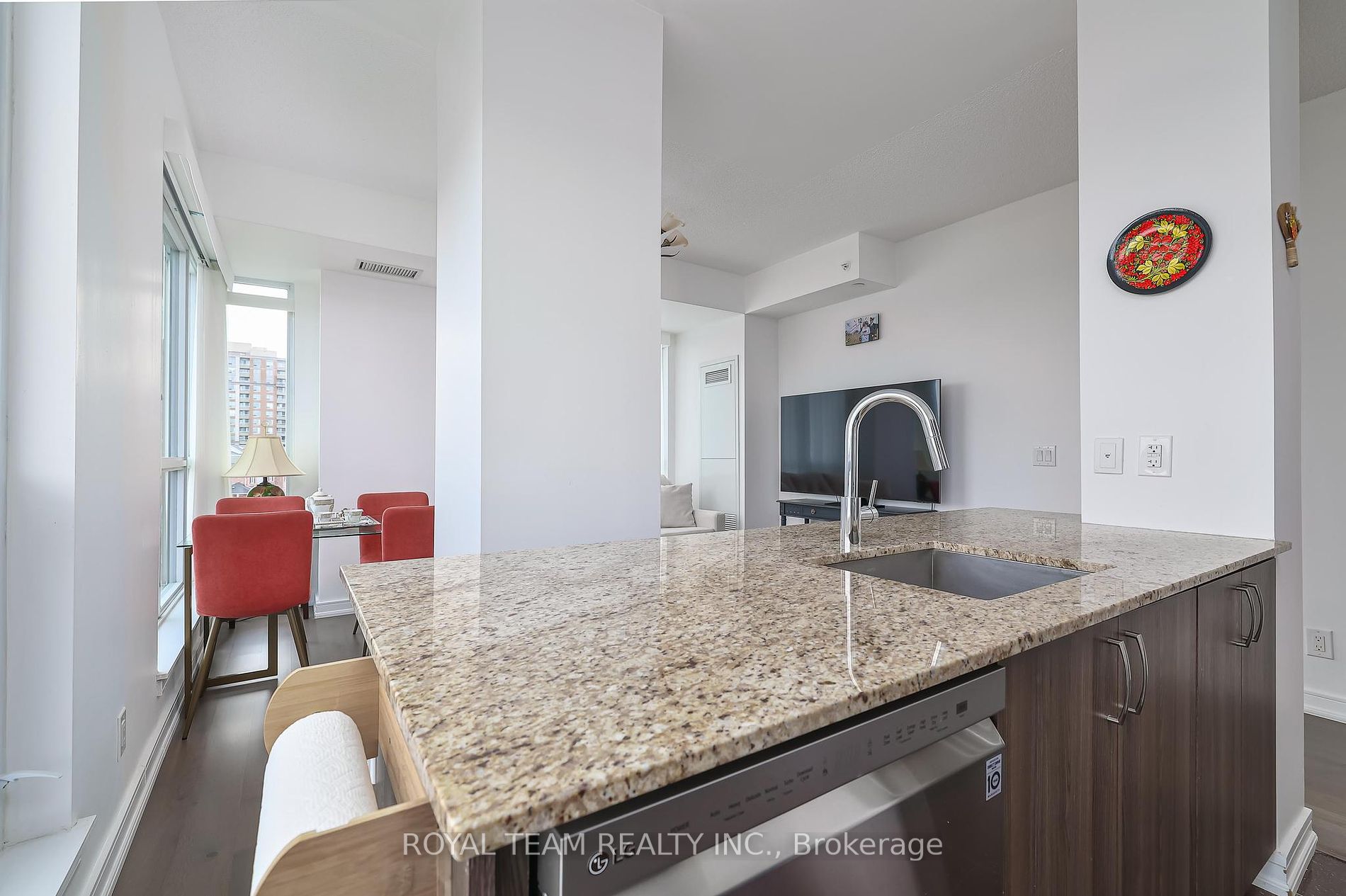 9205 Yonge Street, #NE-308