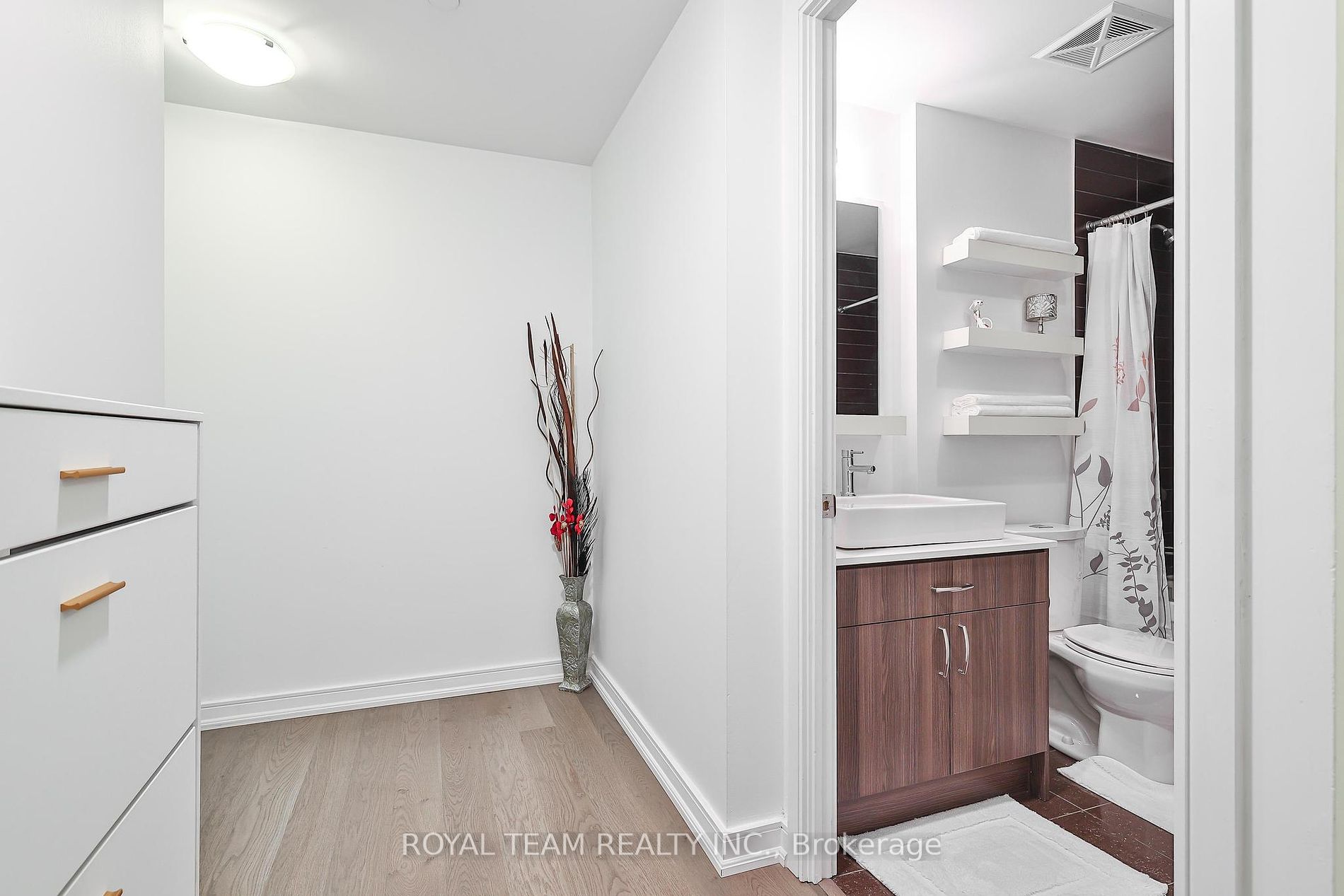 9205 Yonge Street, #NE-308