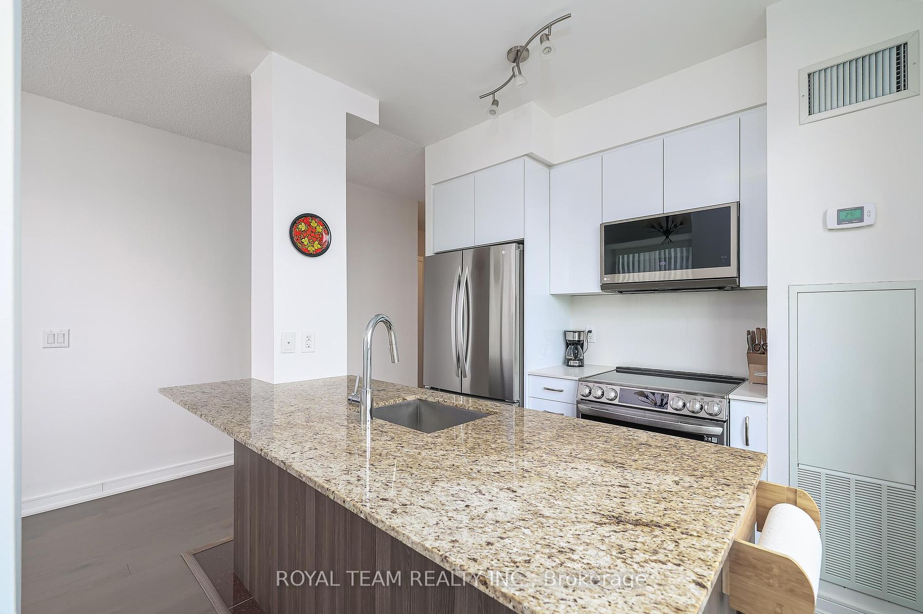 9205 Yonge Street, #NE-308