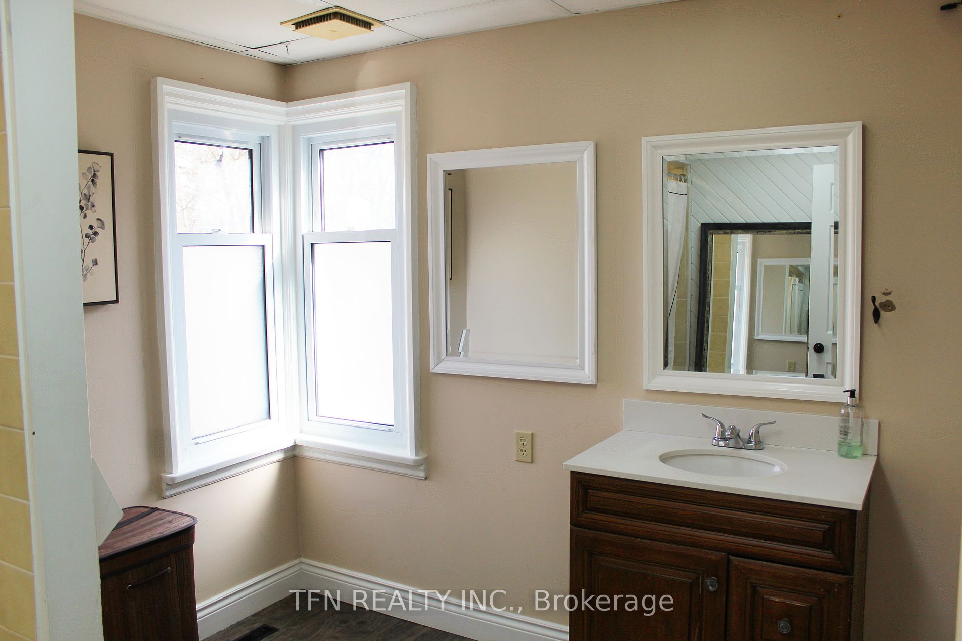 2410 King Rd