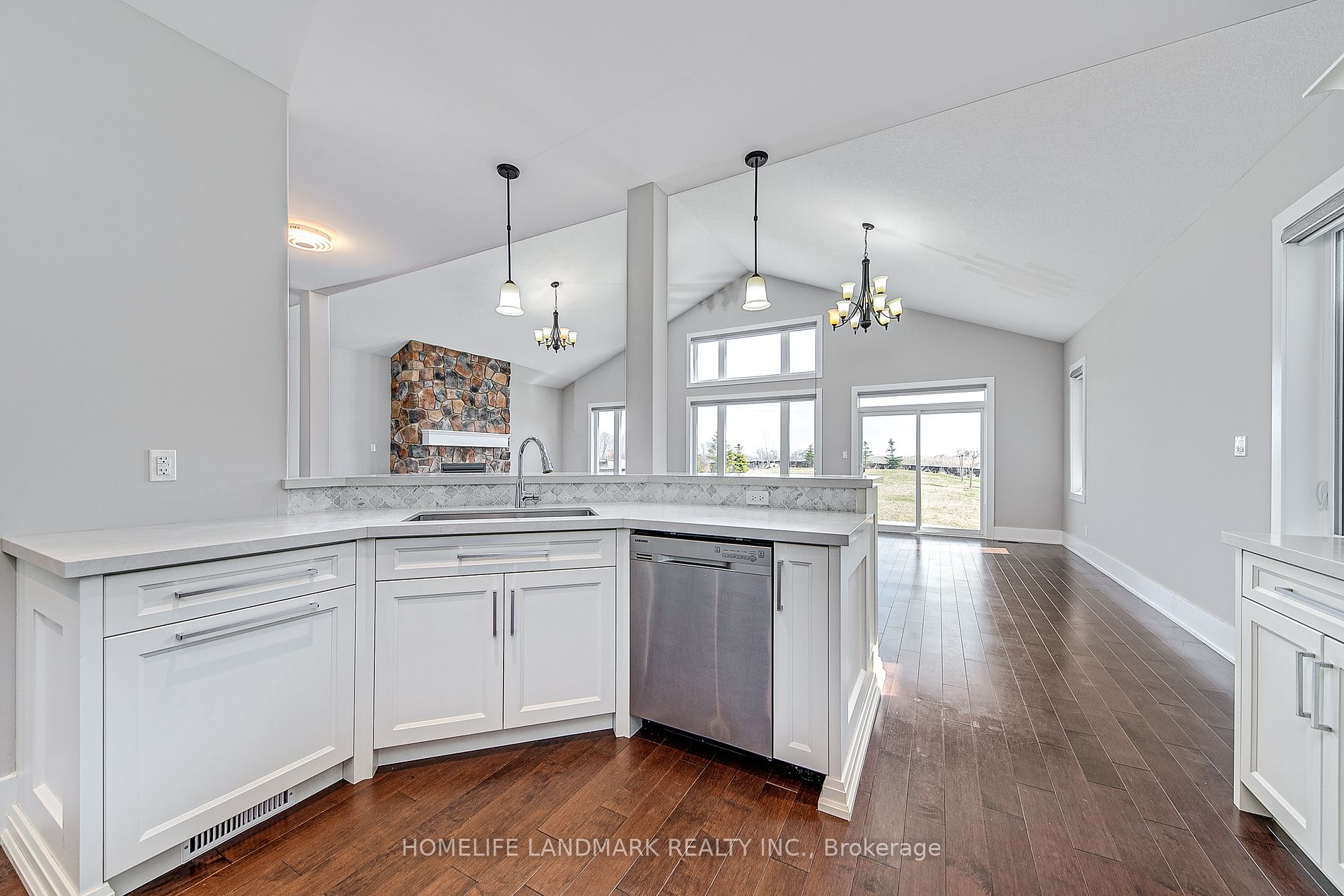 295 Sunnybrae Avenue