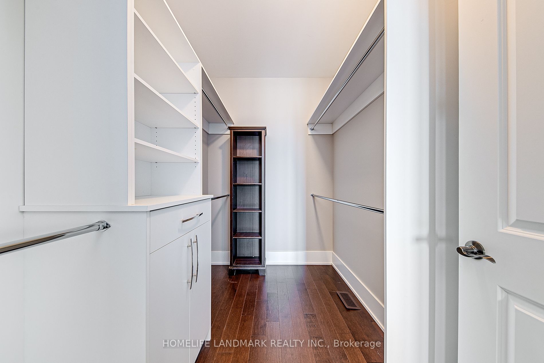 295 Sunnybrae Avenue