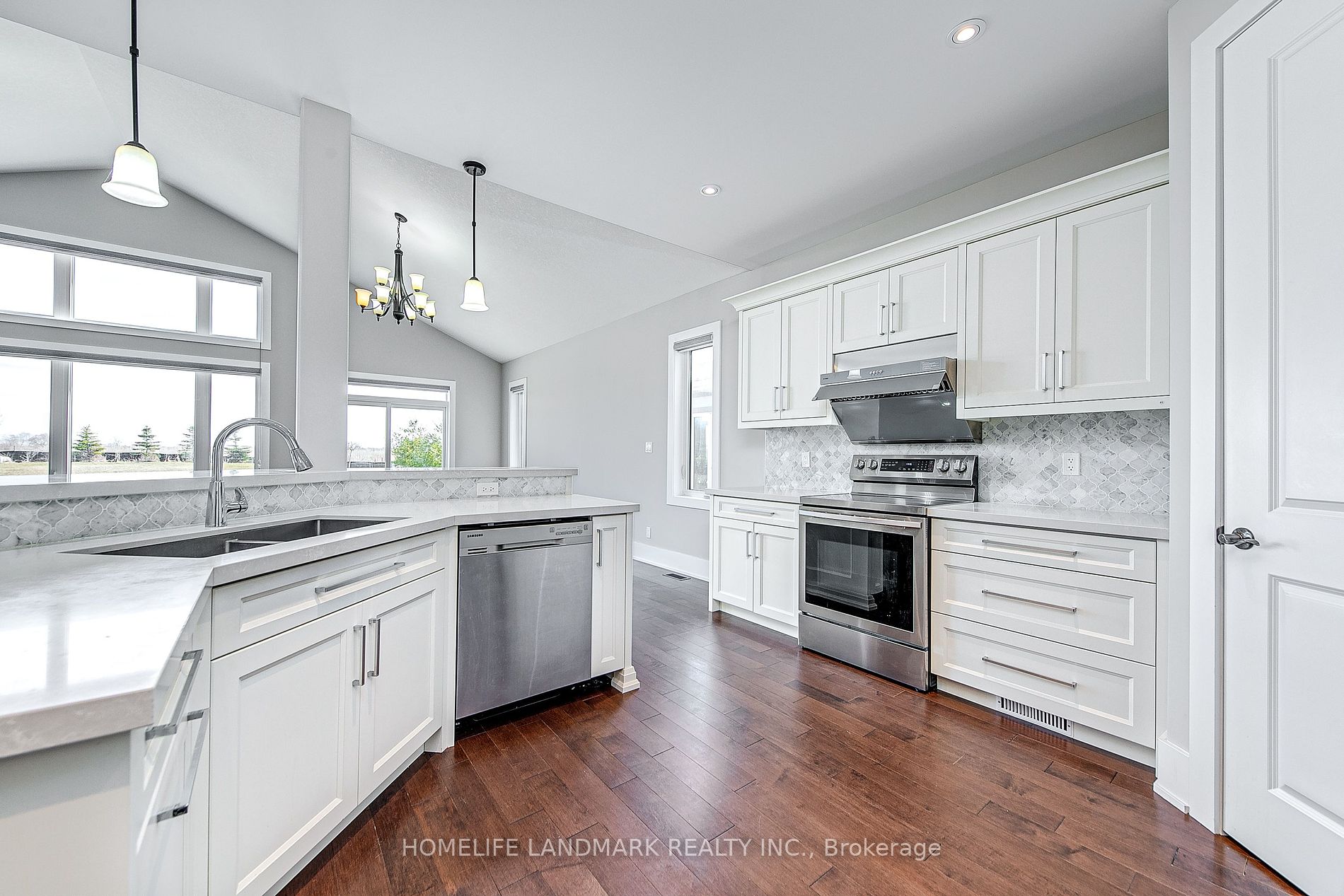295 Sunnybrae Avenue