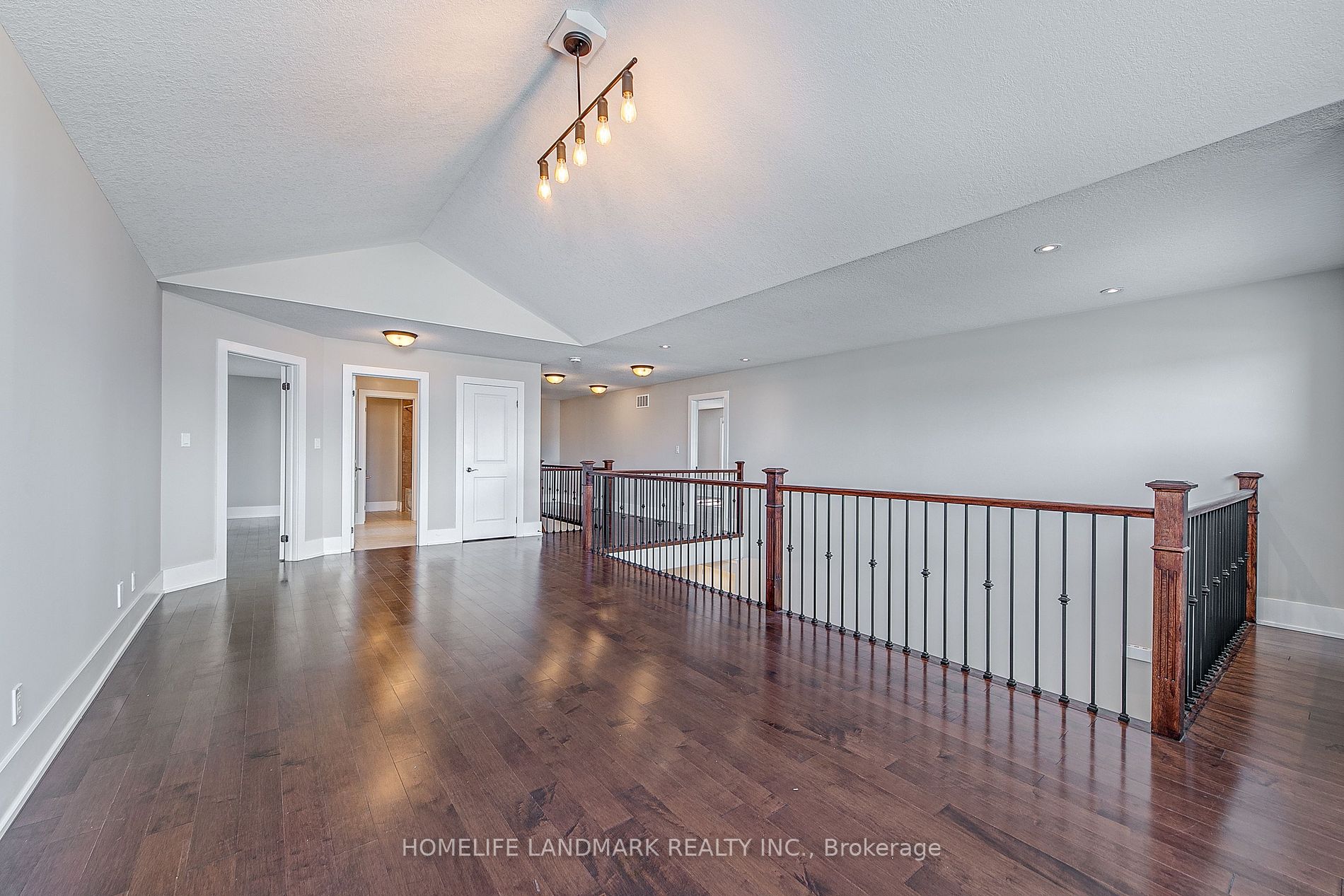 295 Sunnybrae Avenue