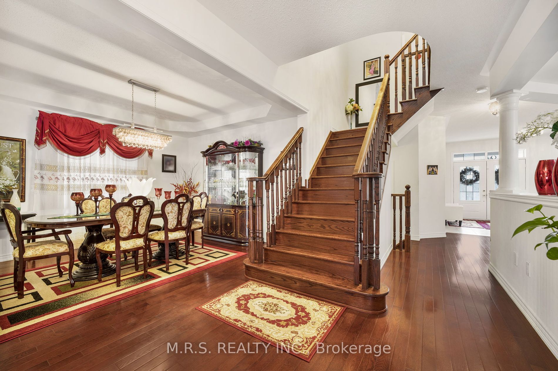 98 Gold Park Gate
