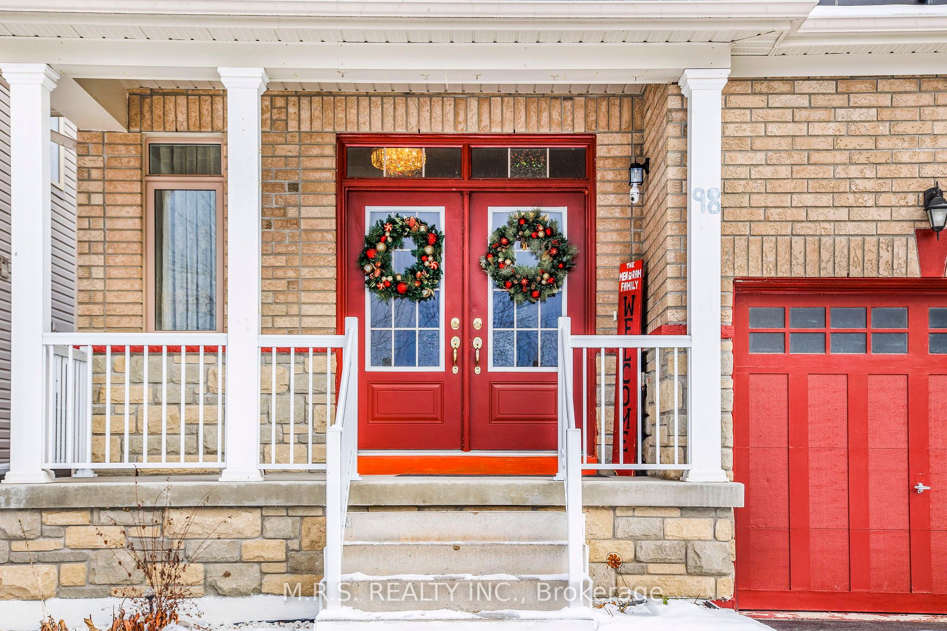 98 Gold Park Gate