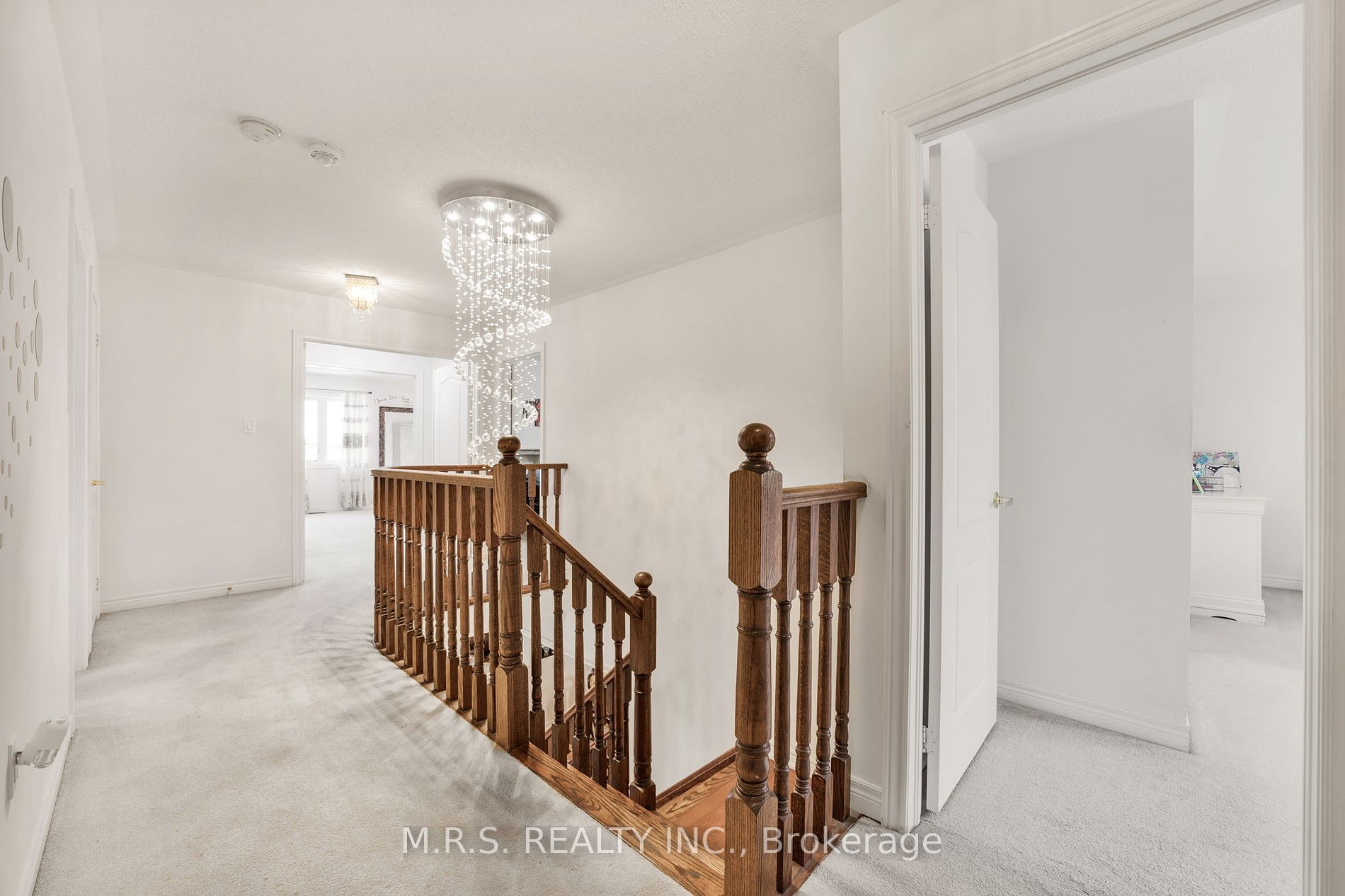 98 Gold Park Gate