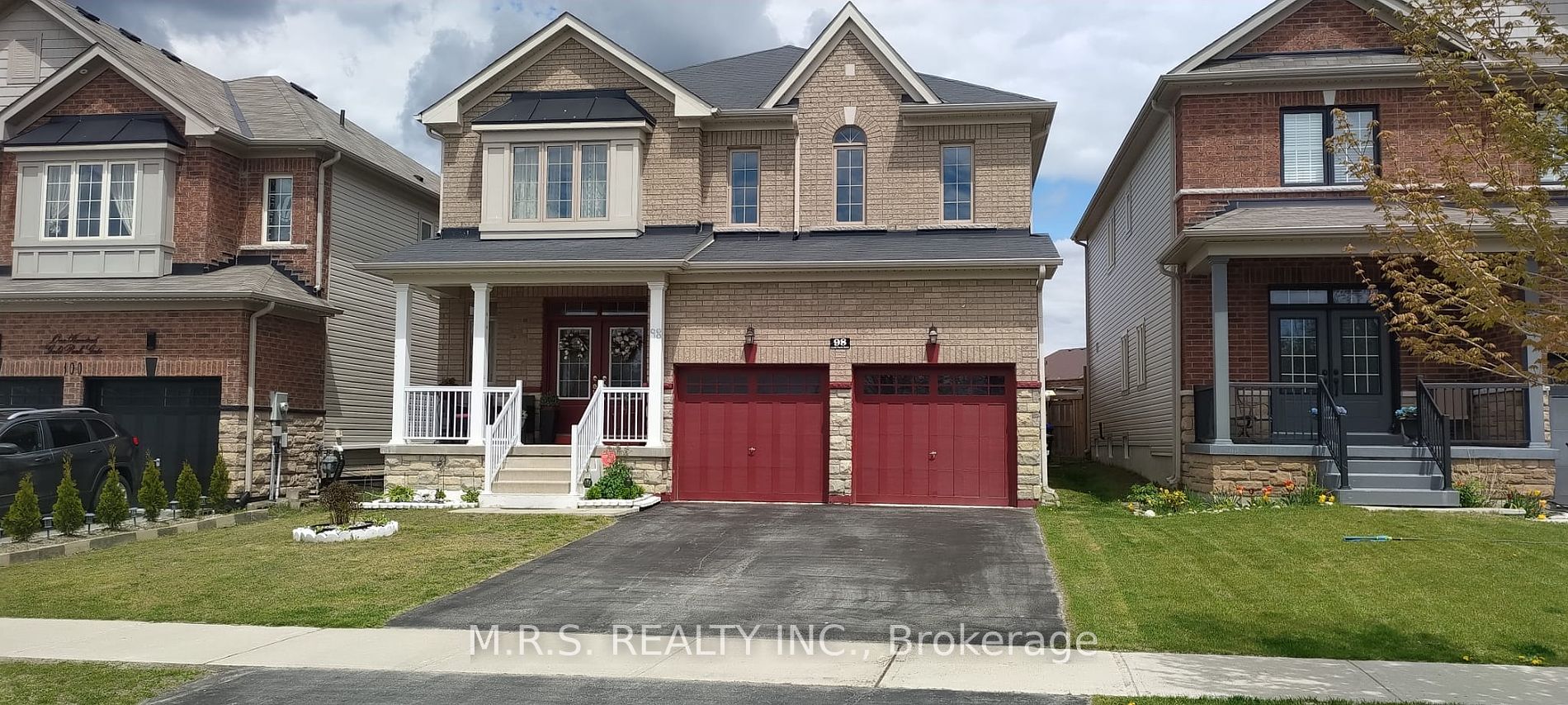 98 Gold Park Gate