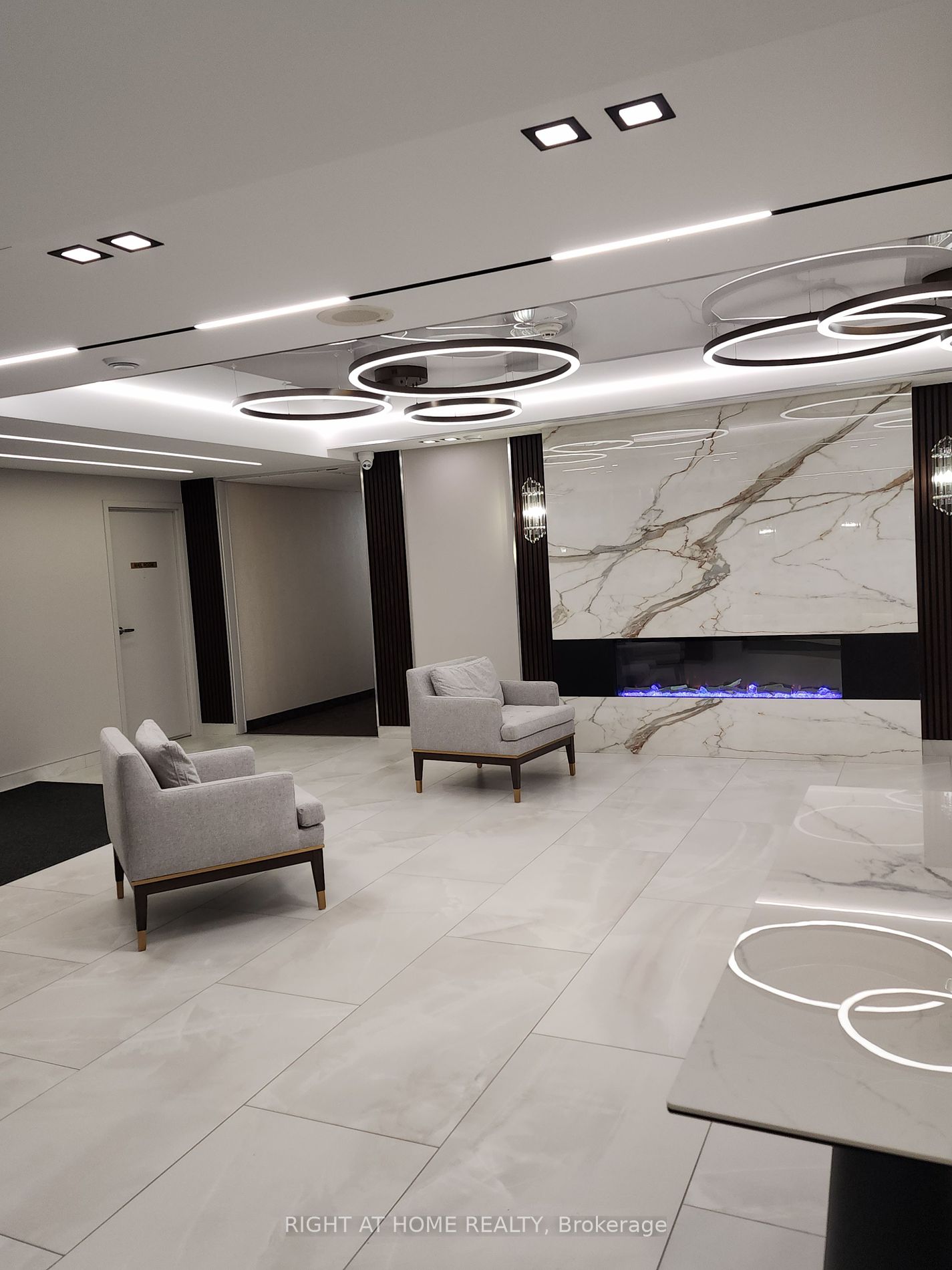 30 Harding Boulevard W, #1004