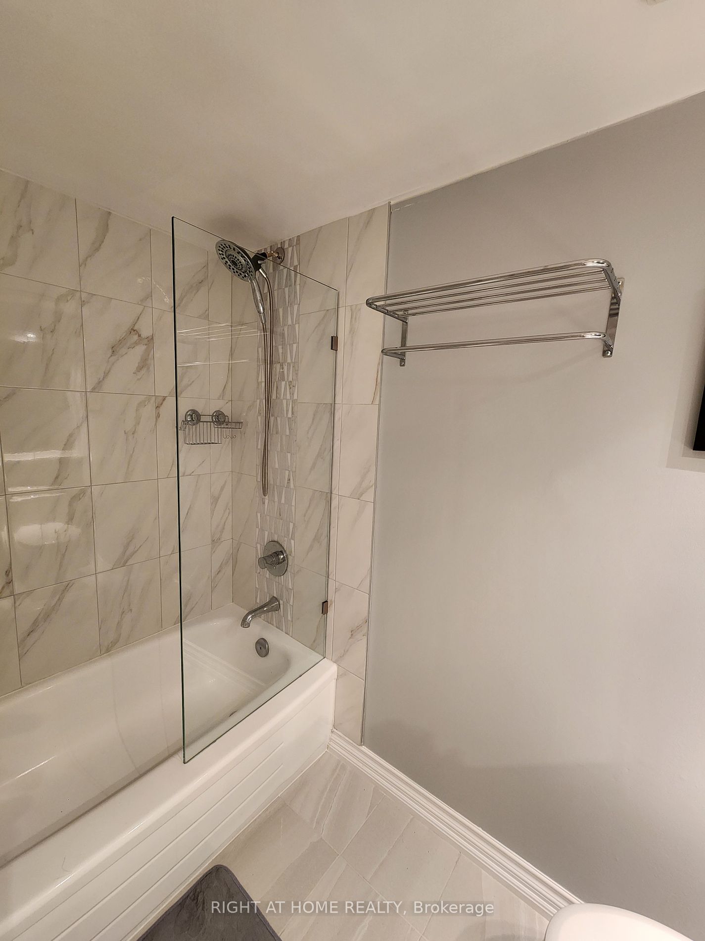 30 Harding Boulevard W, #1004
