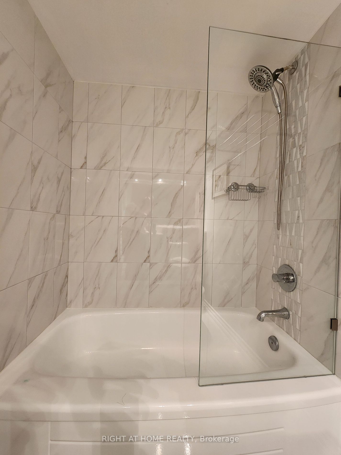 30 Harding Boulevard W, #1004