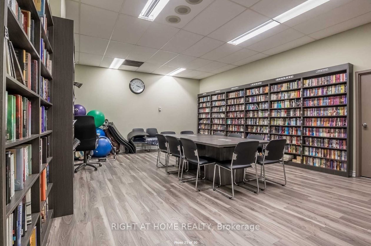30 Harding Boulevard W, #1004
