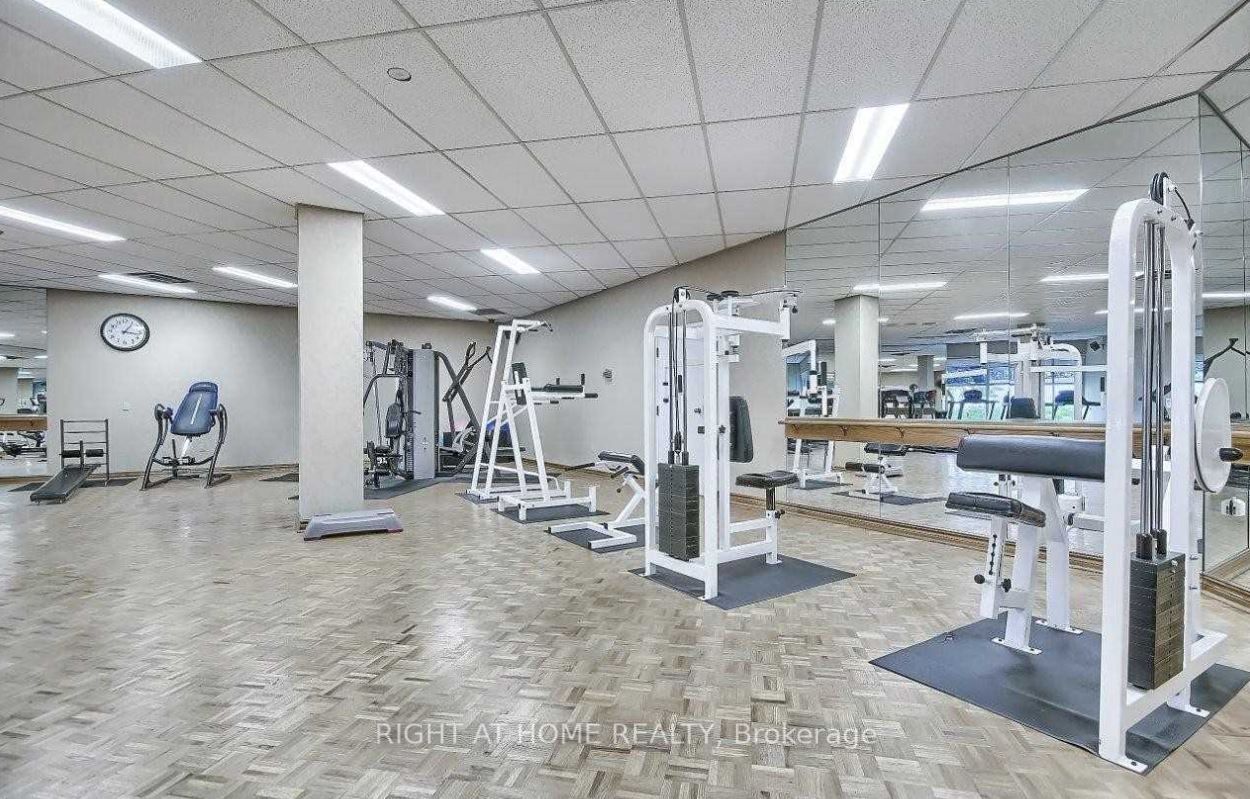 30 Harding Boulevard W, #1004