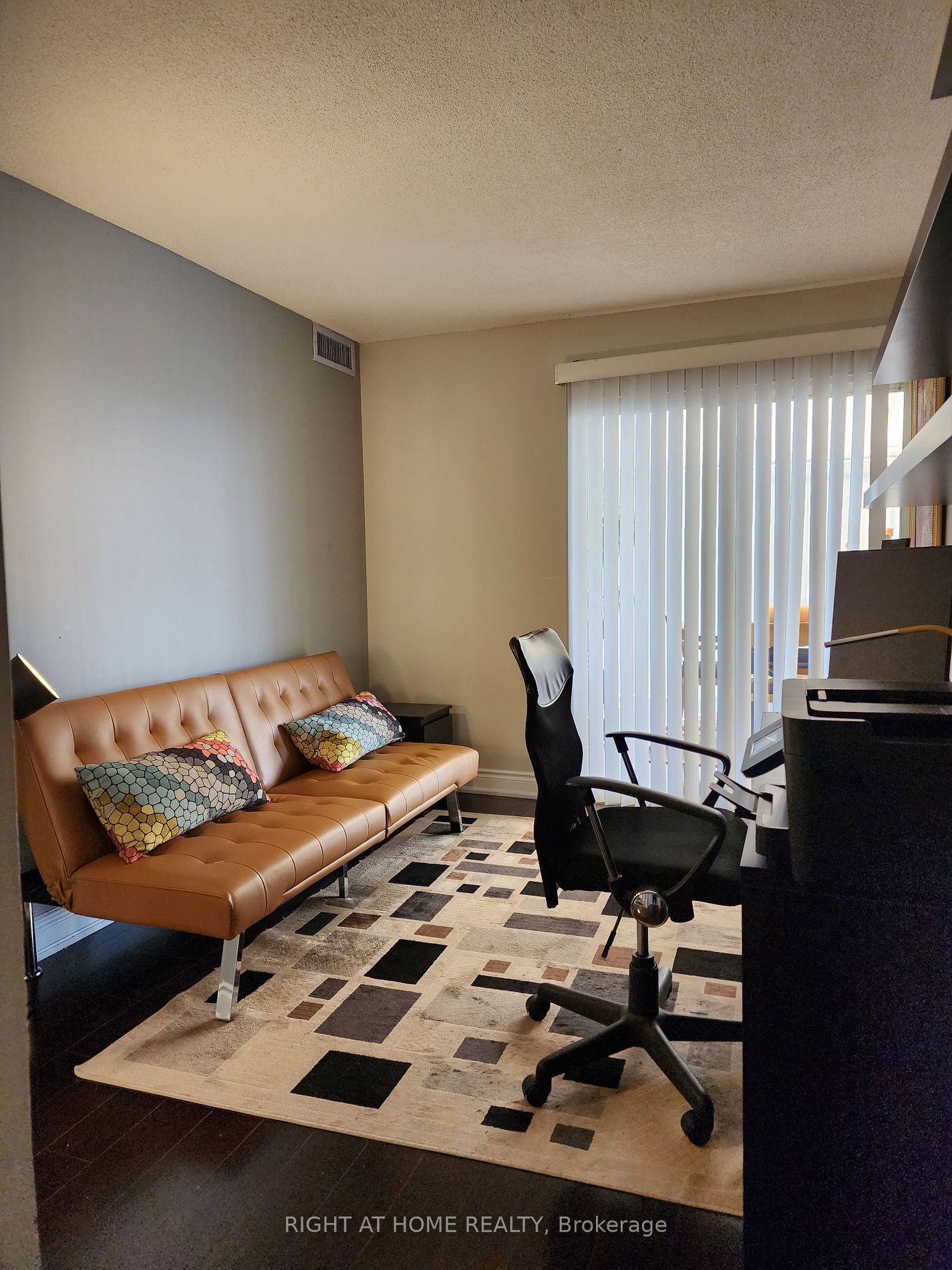 30 Harding Boulevard W, #1004