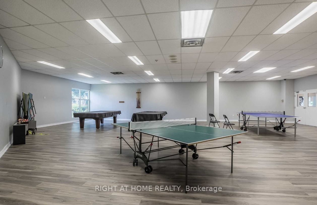 30 Harding Boulevard W, #1004