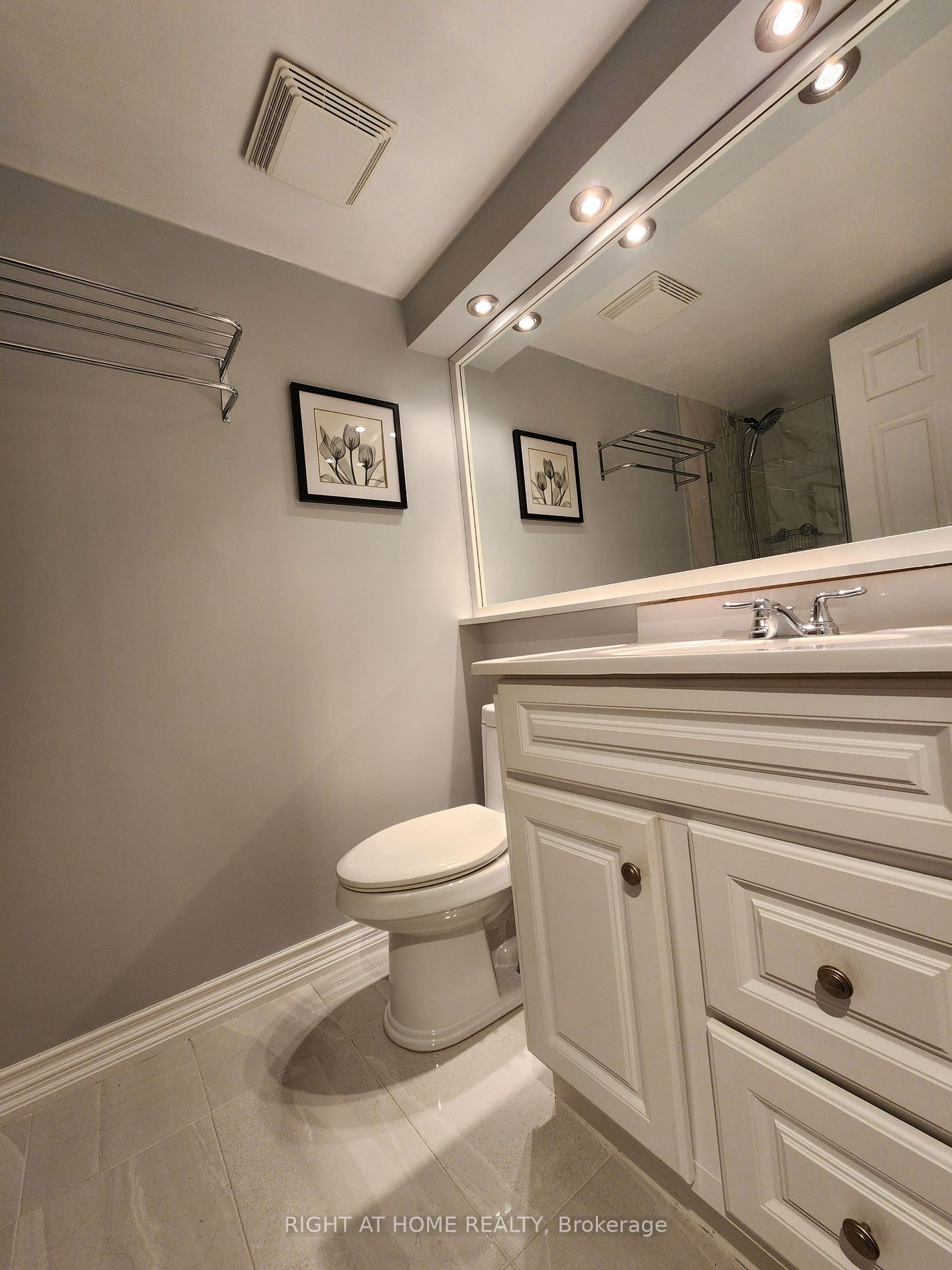 30 Harding Boulevard W, #1004