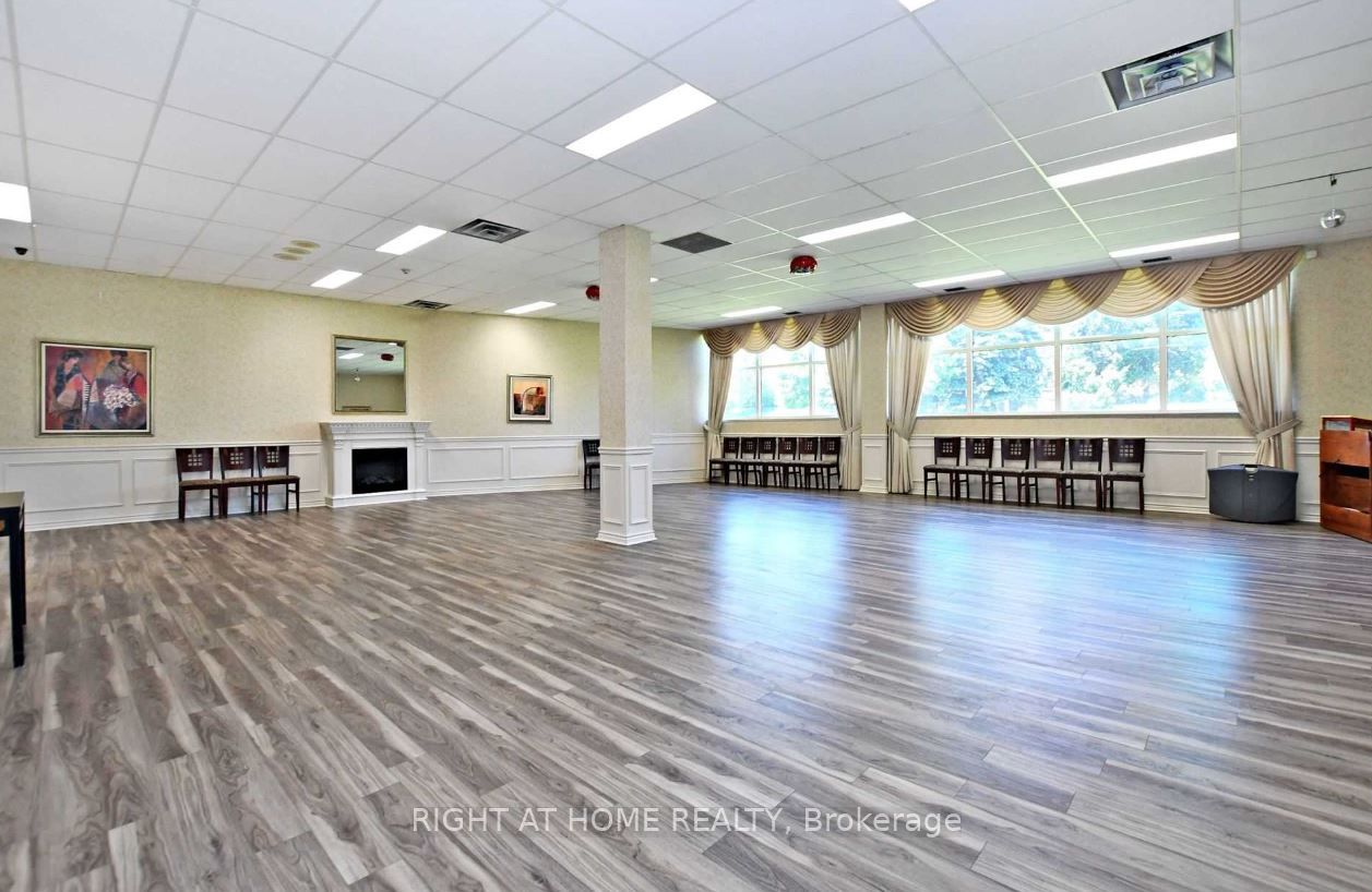 30 Harding Boulevard W, #1004