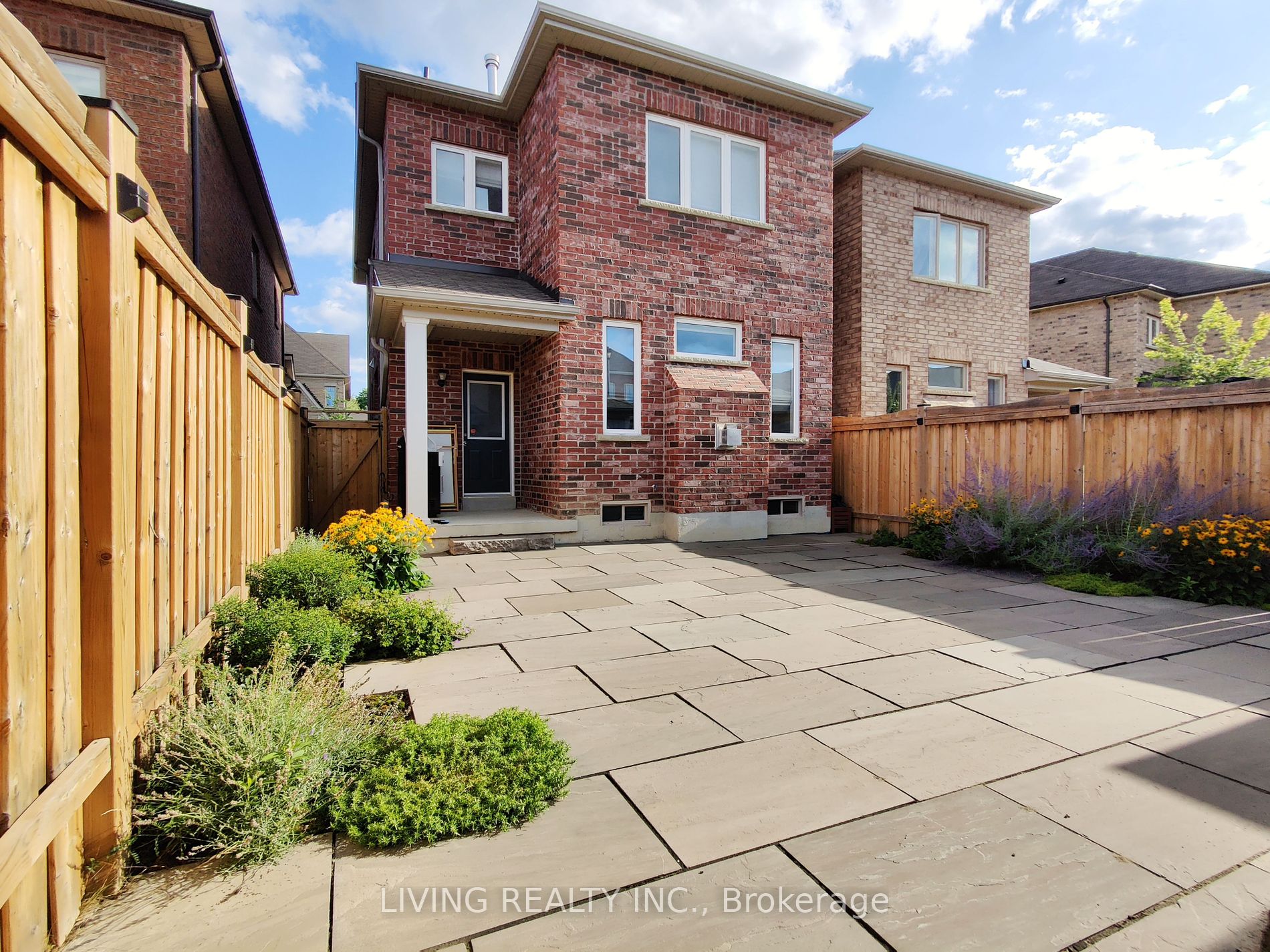 12 Plantain Lane