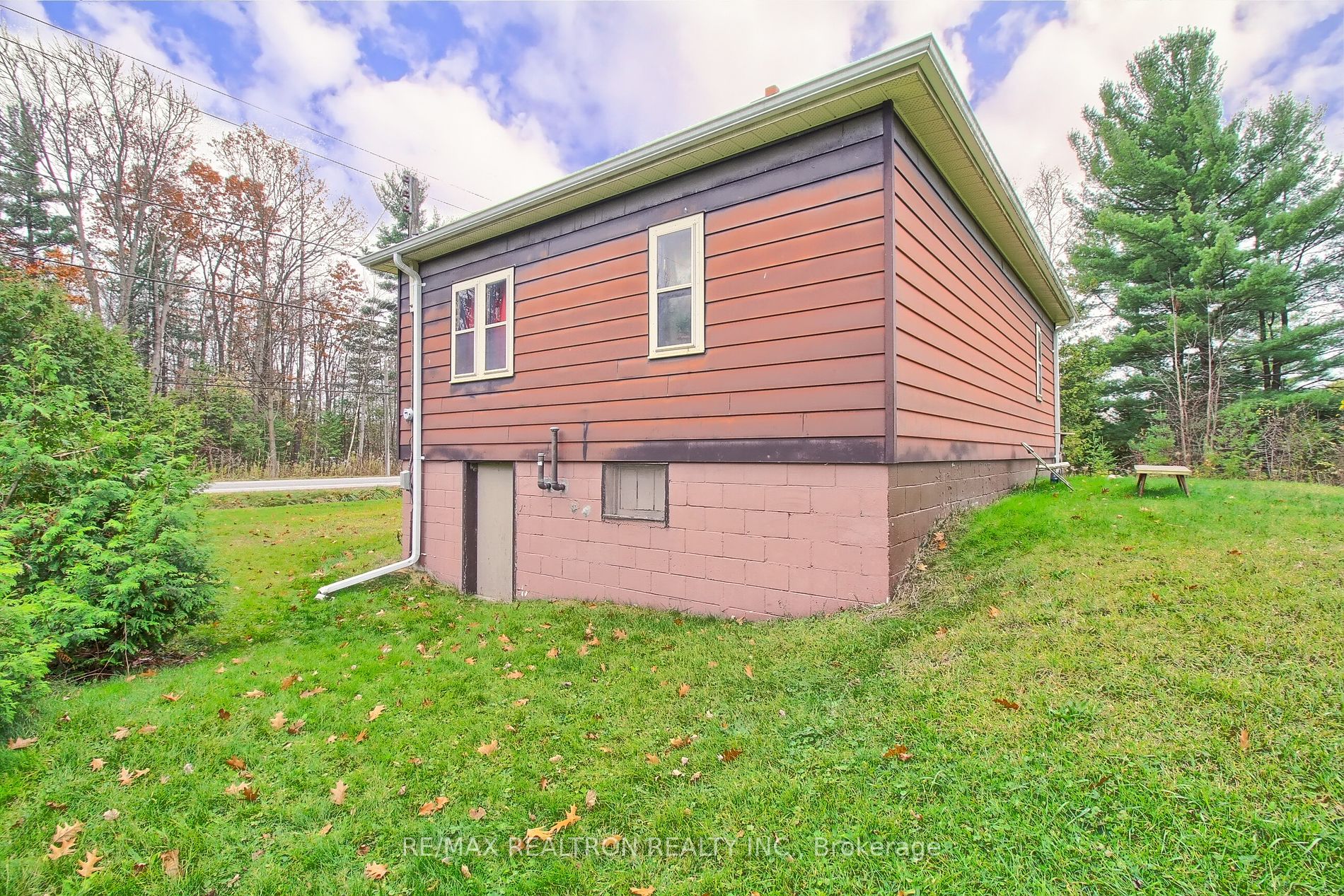 450 Queensville Side Road W