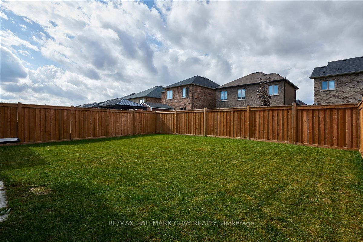 1433 McRoberts Crescent