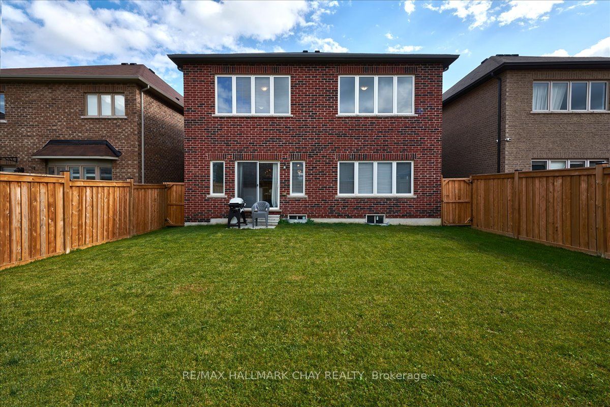 1433 McRoberts Crescent