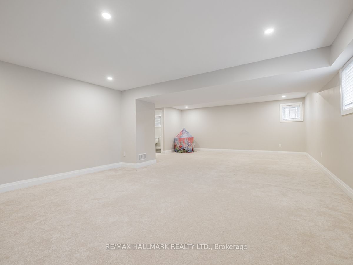 1538 Farrow Crescent