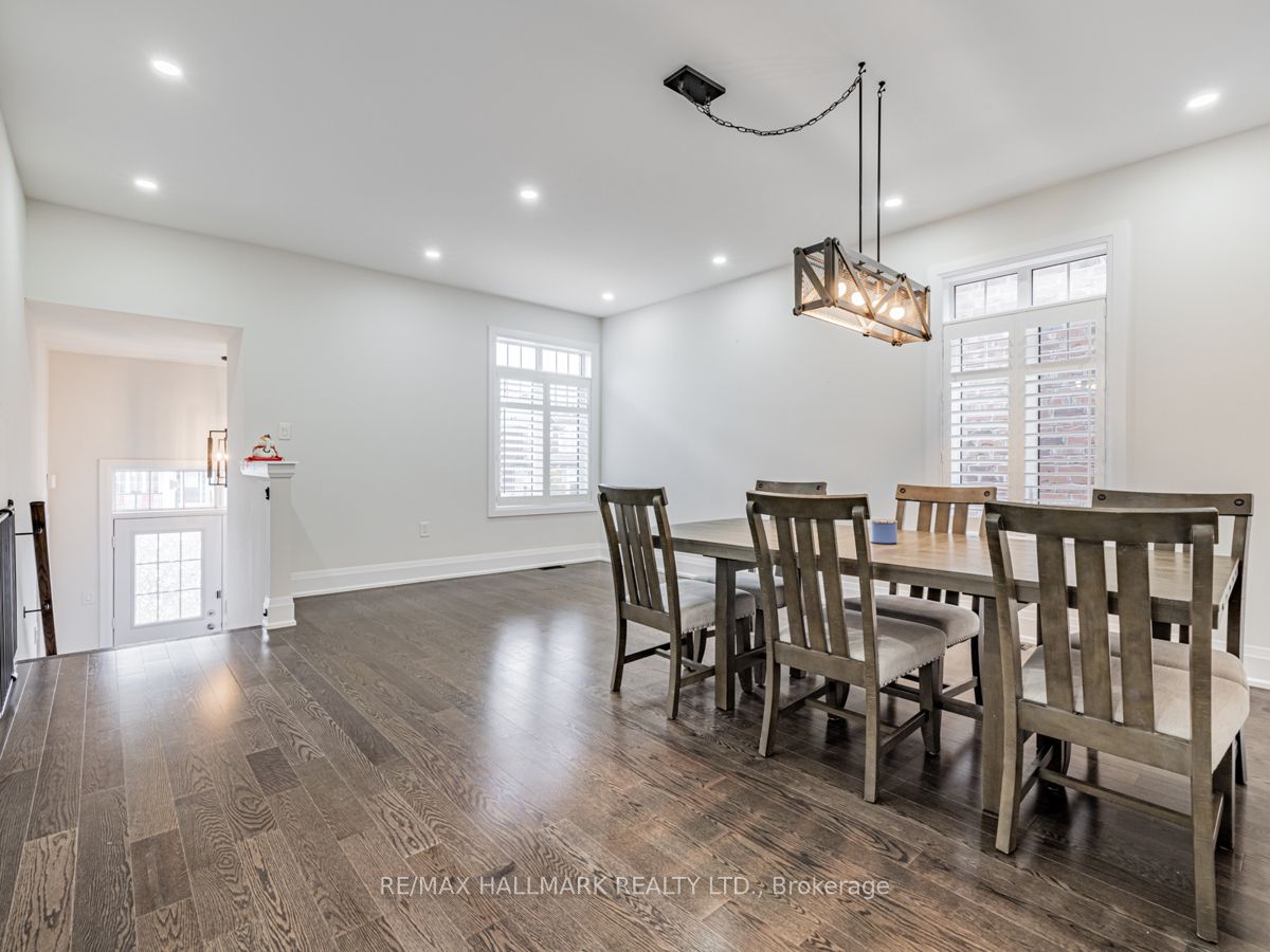 1538 Farrow Crescent