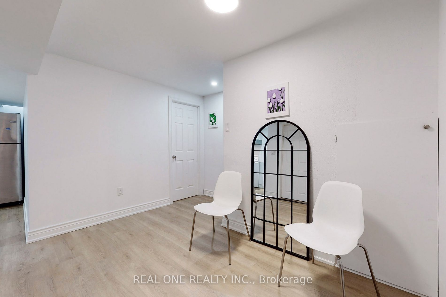 76 Cottsmore Cres