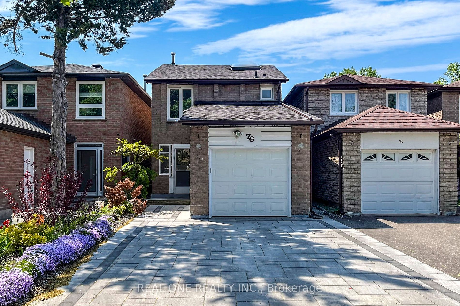 76 Cottsmore Cres